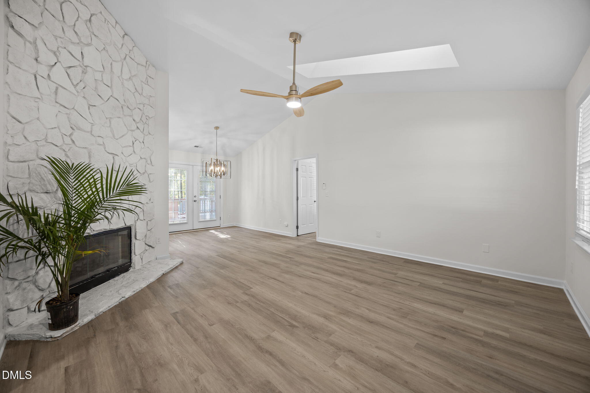 property viewer photo 10