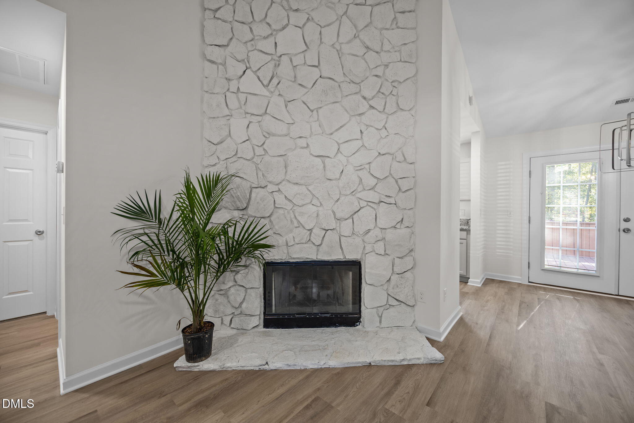 property viewer photo 11