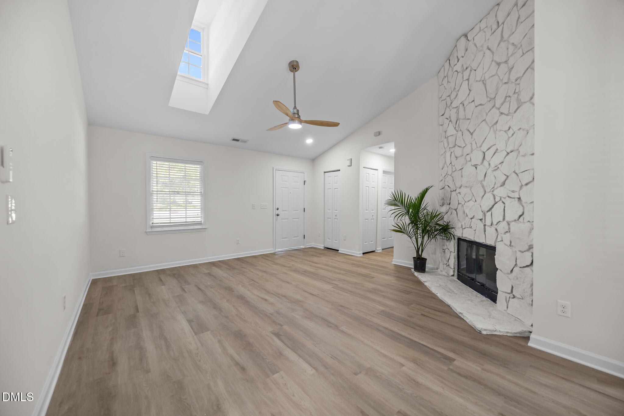 property viewer photo 12