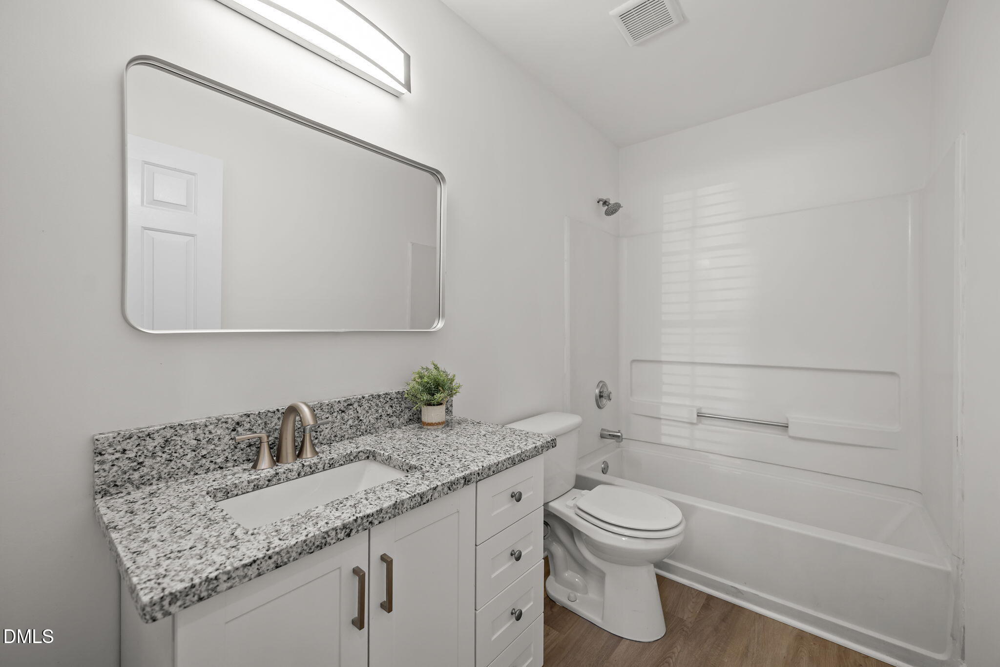 property viewer photo 16