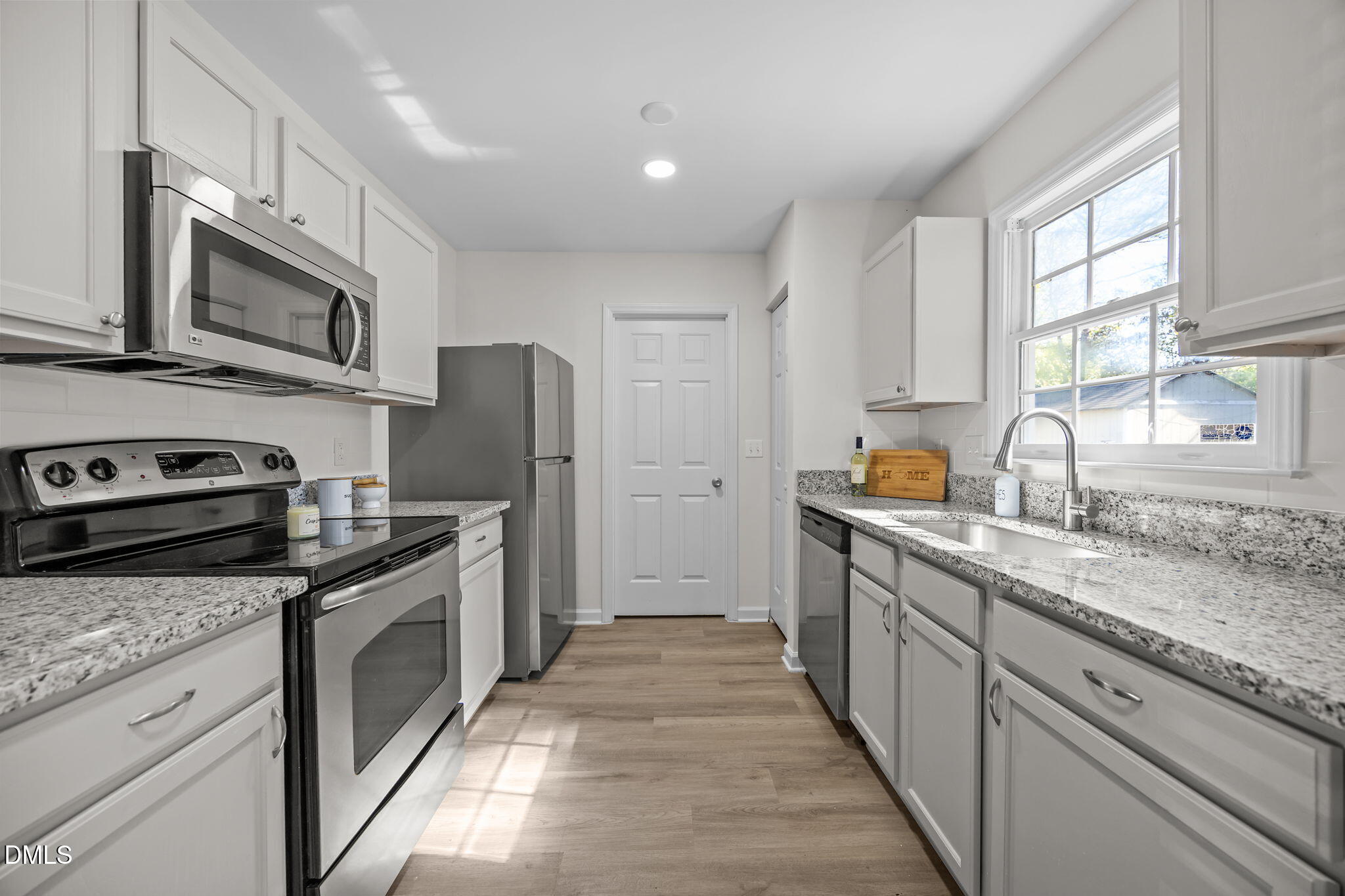 property viewer photo 3
