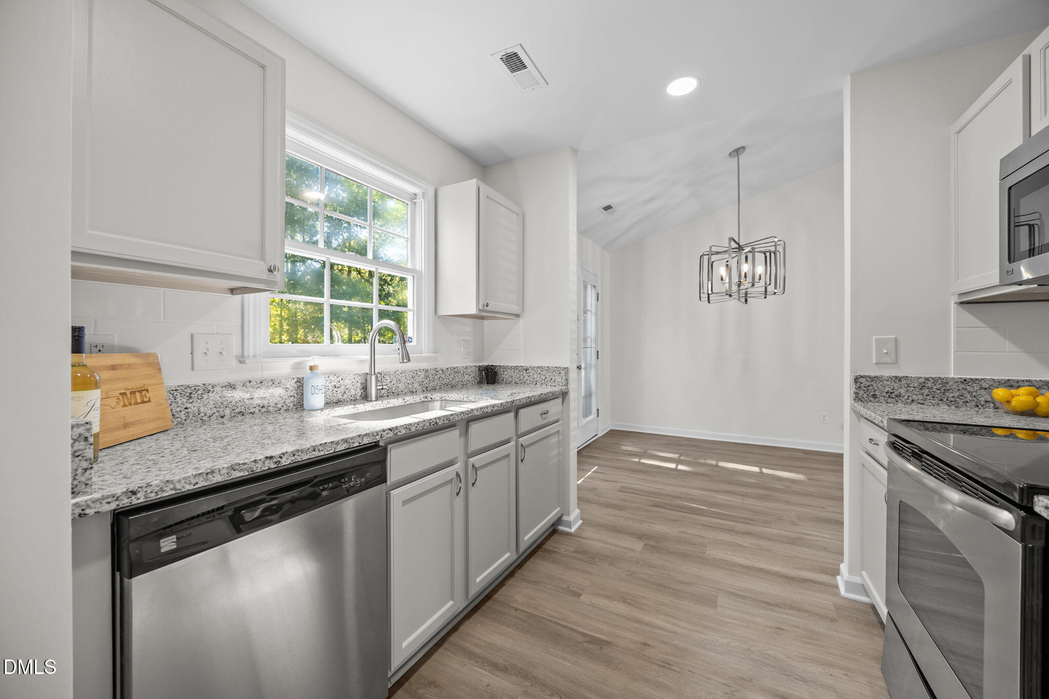 property viewer photo 5