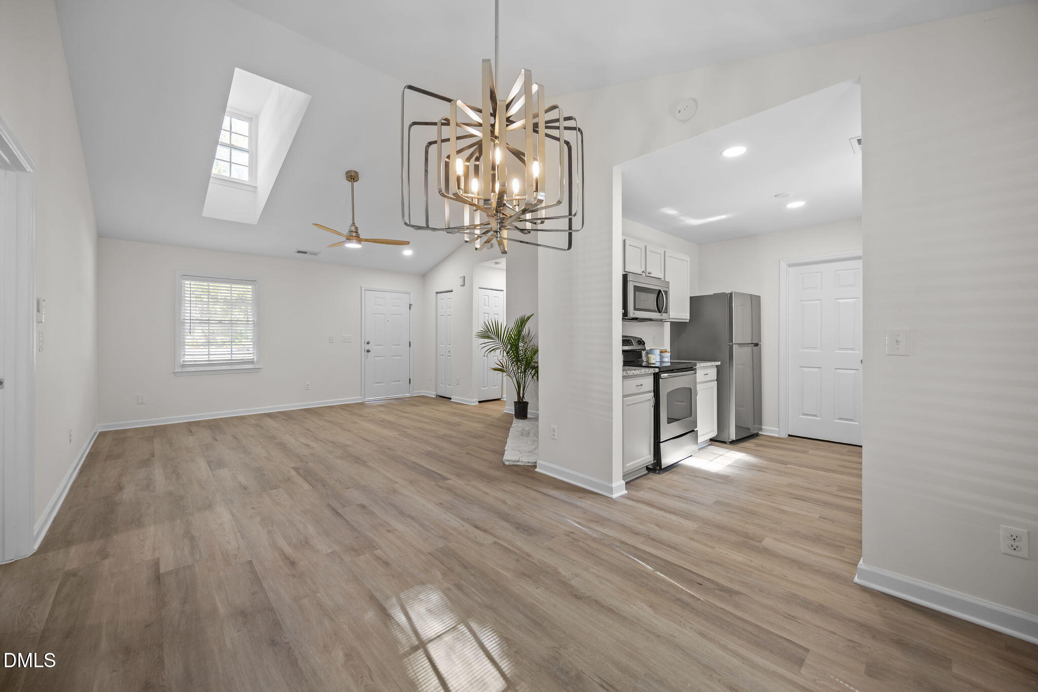 property viewer photo 7