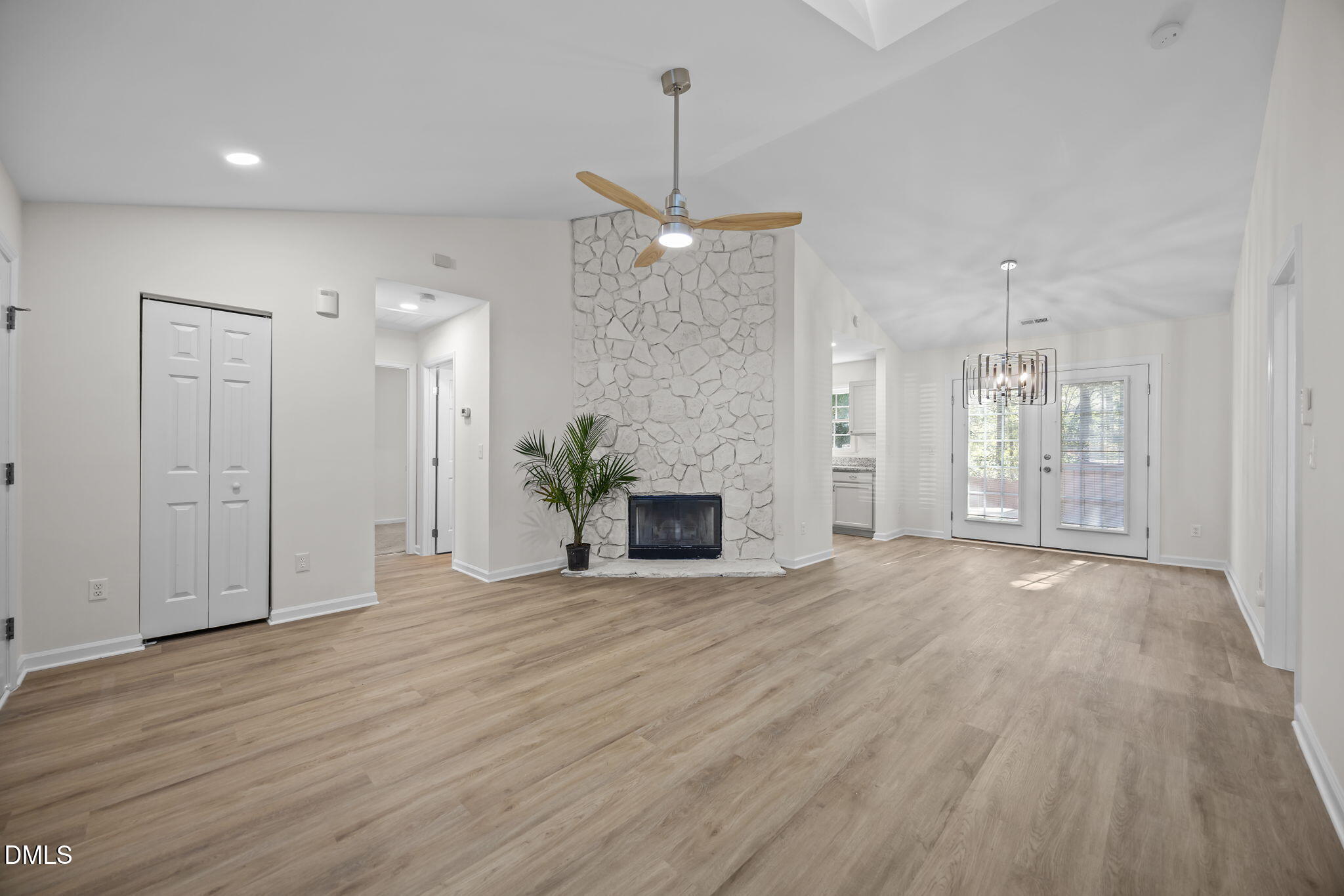 property viewer photo 9