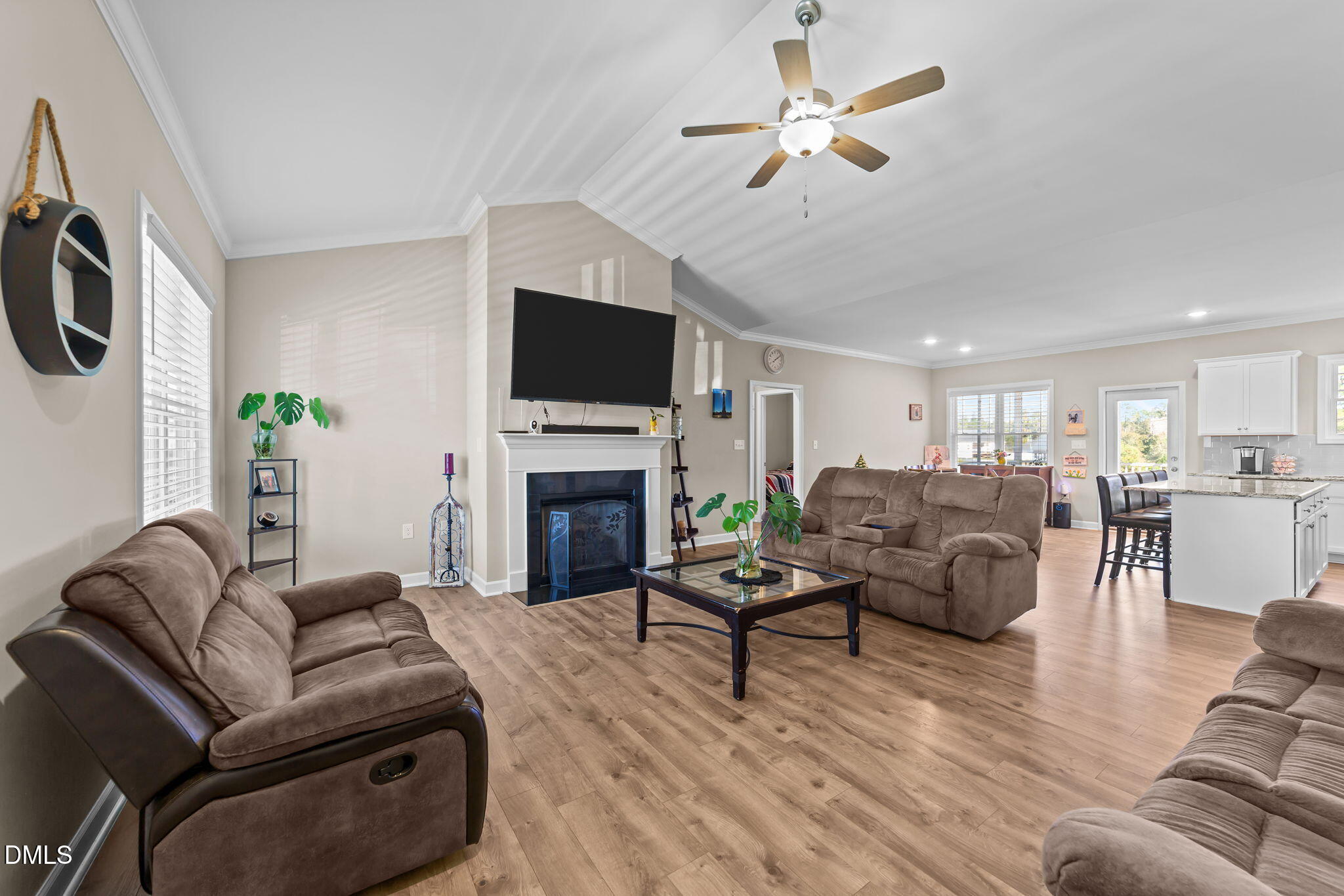 property viewer photo 15