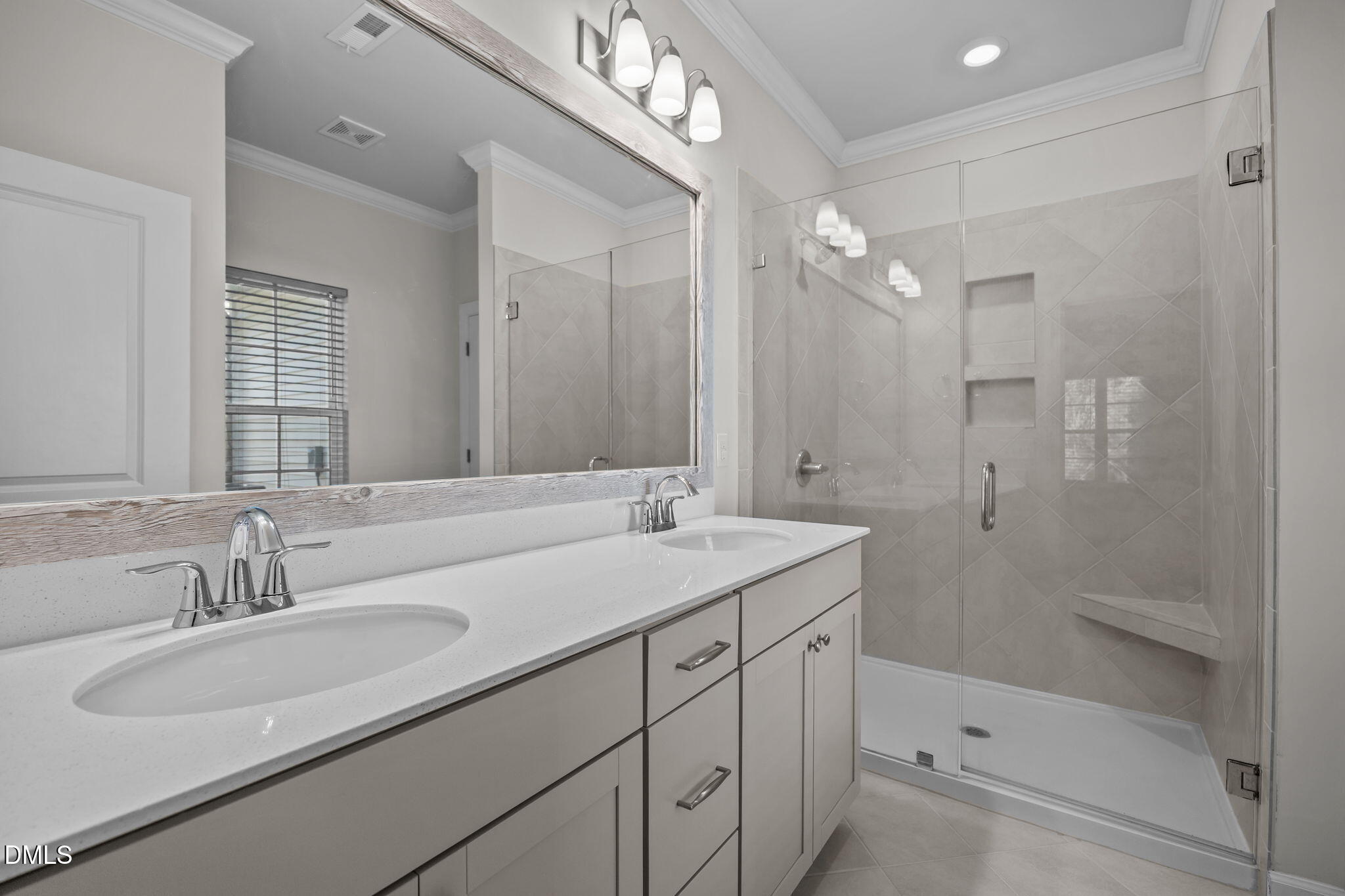 property viewer photo 37