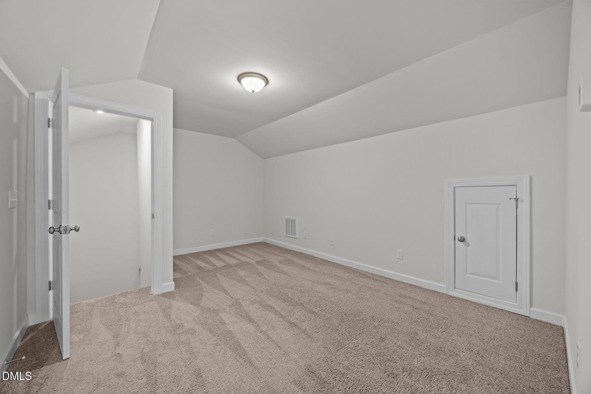 property viewer photo 40