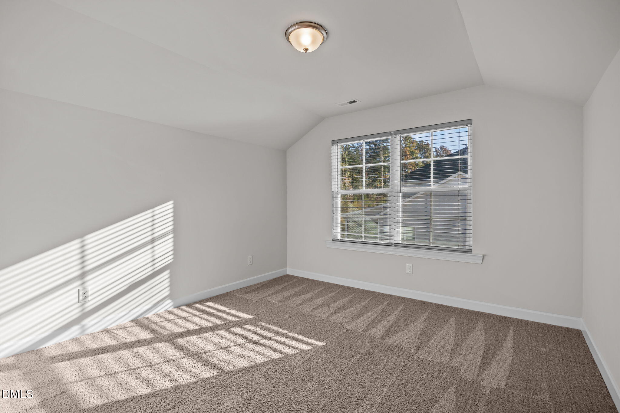property viewer photo 43