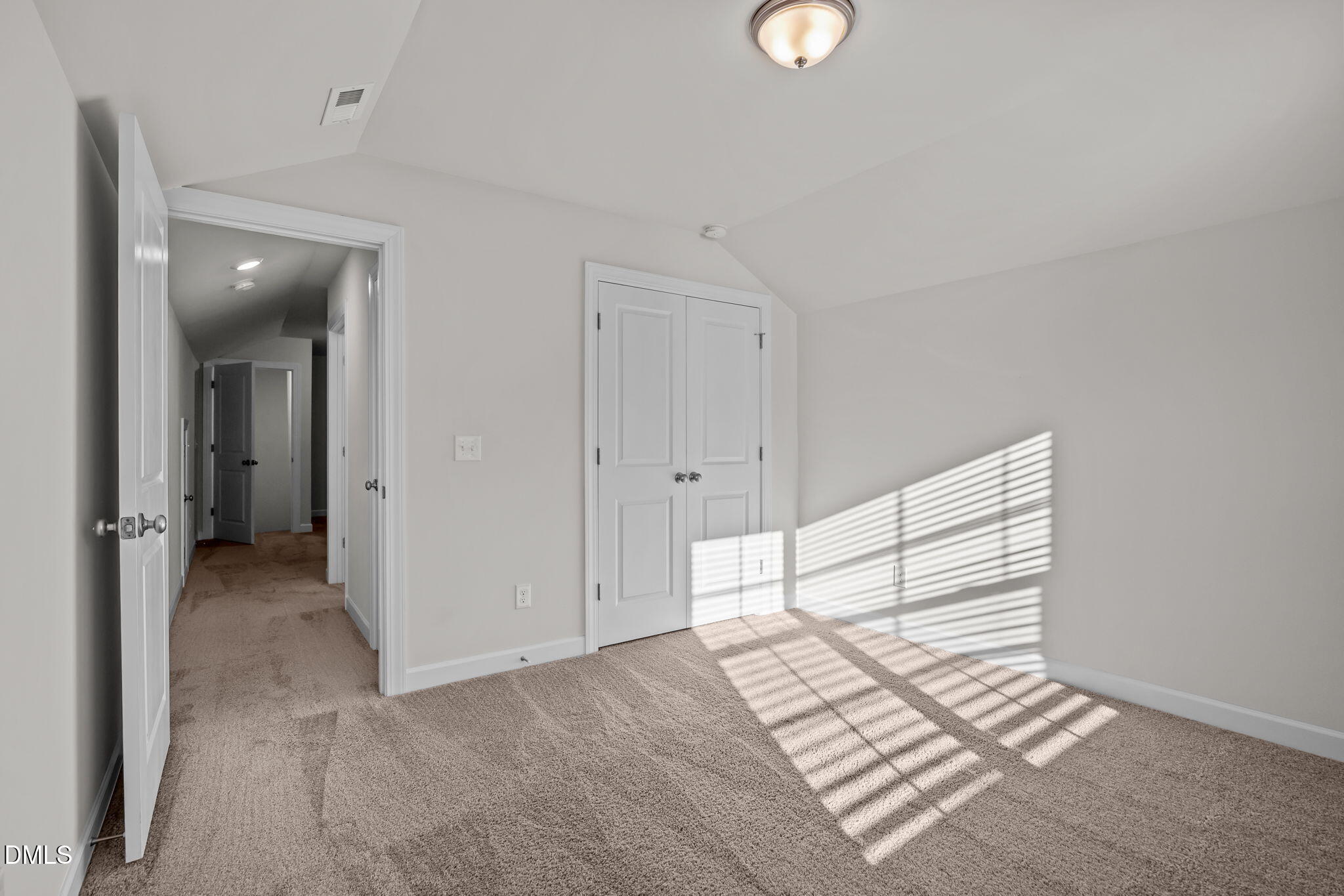 property viewer photo 44
