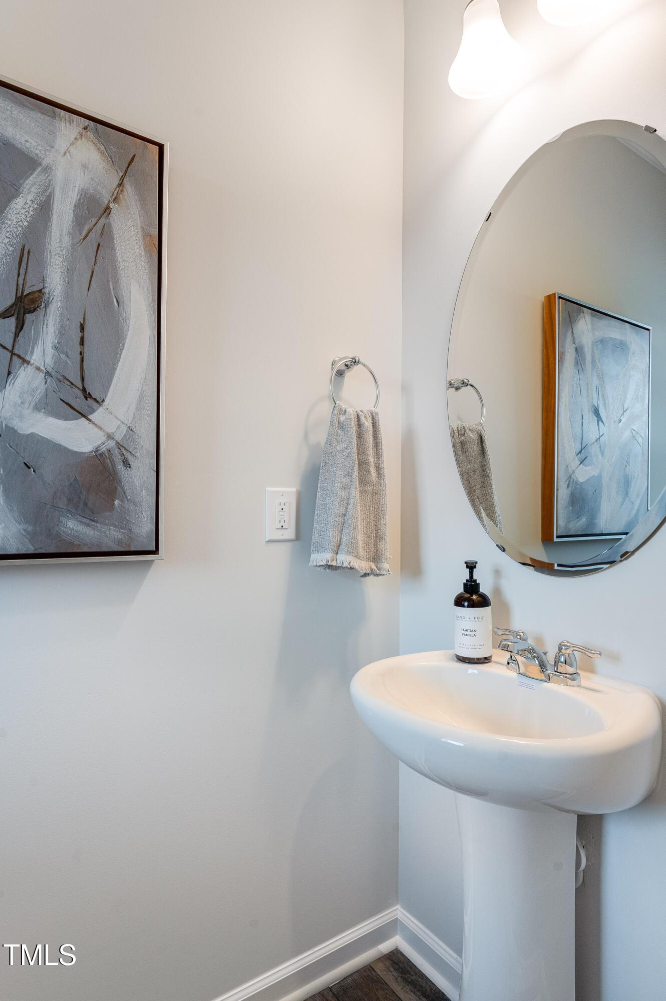 property viewer photo 16