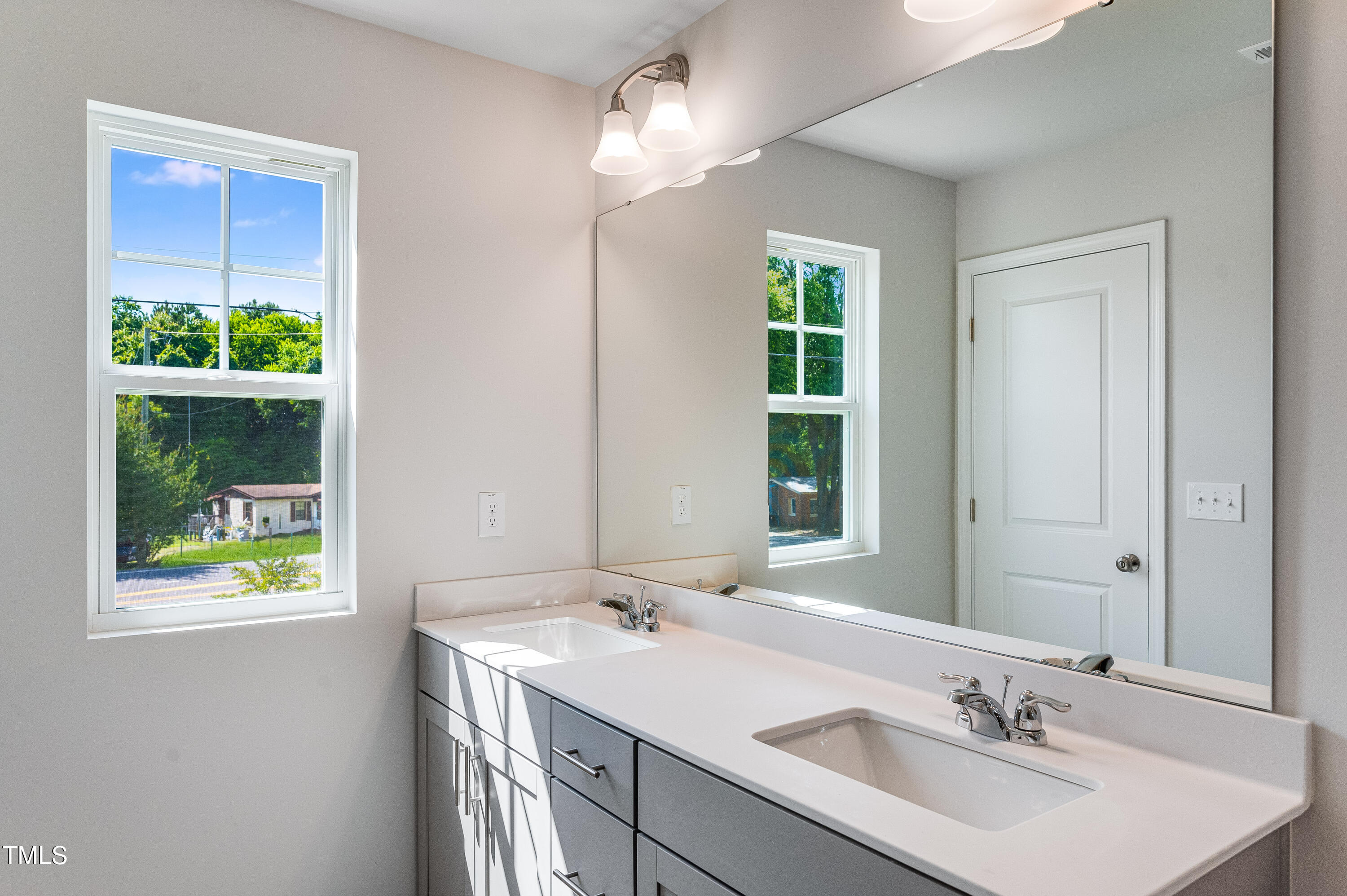 property viewer photo 22
