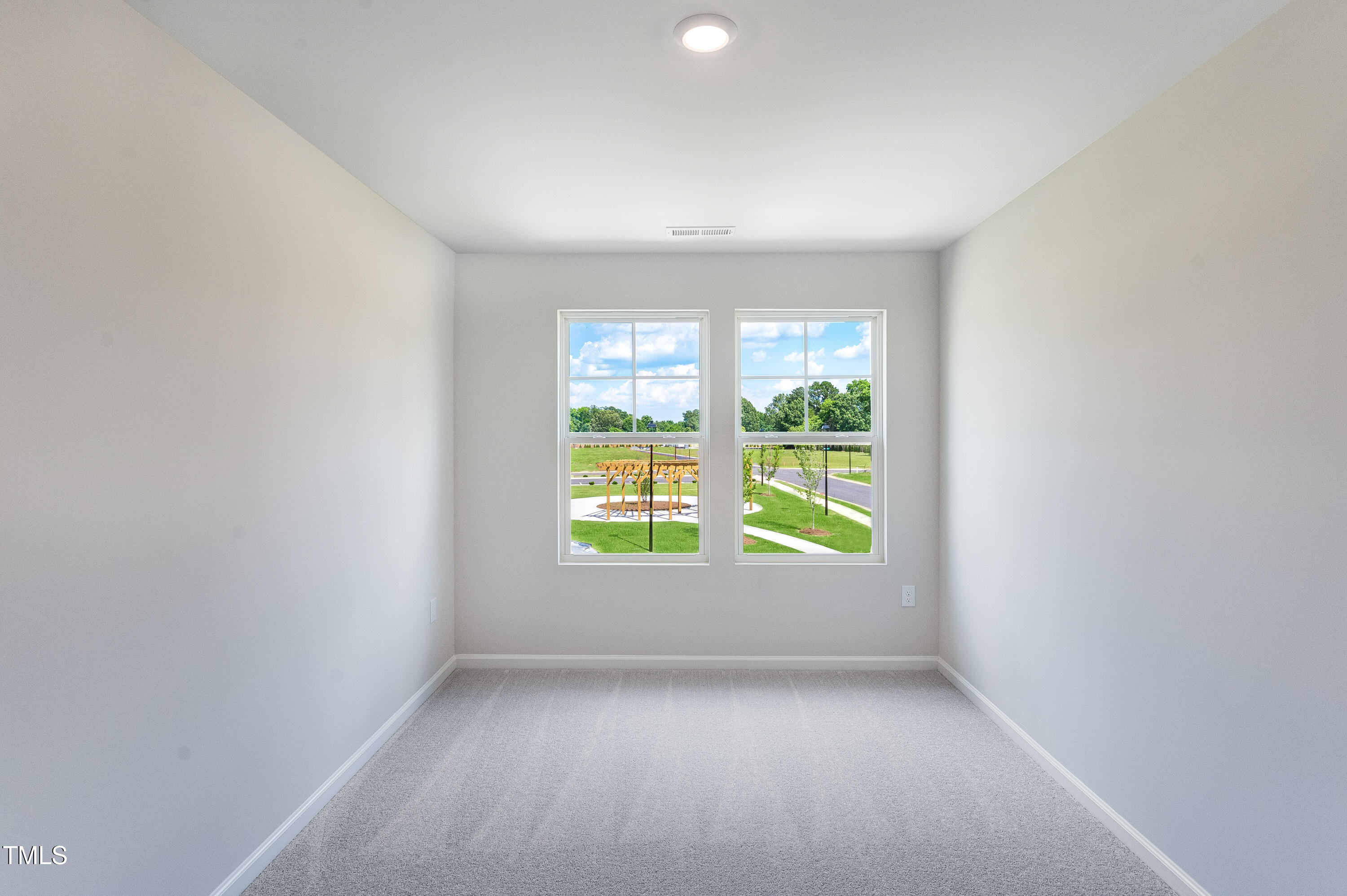property viewer photo 24