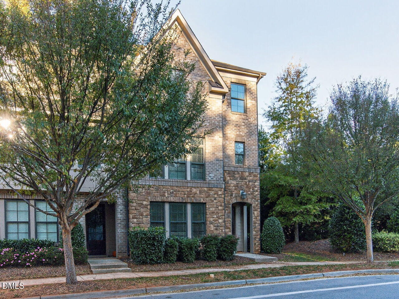property viewer photo 2