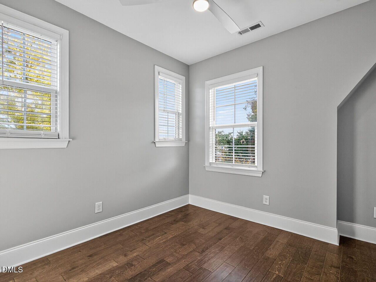 property viewer photo 27