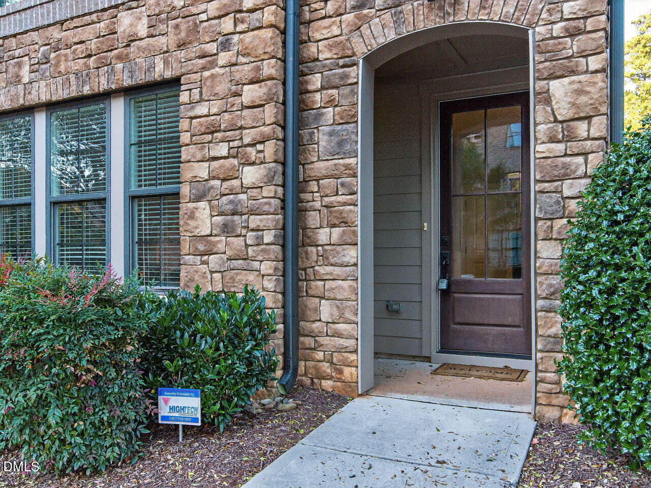 property viewer photo 3
