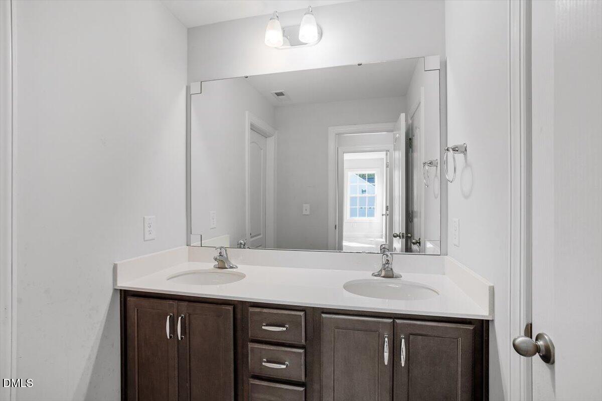 property viewer photo 42