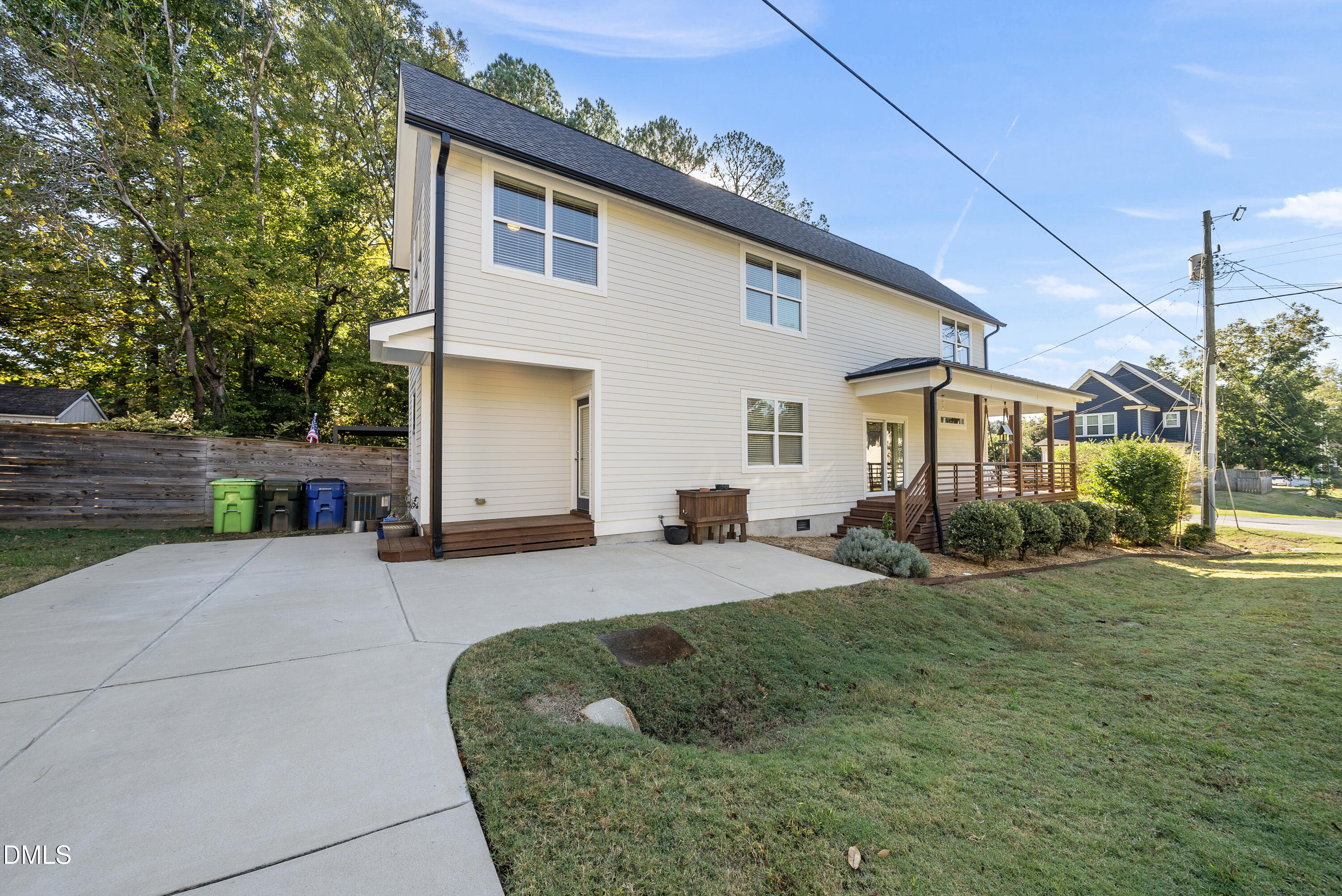 main property photo 25