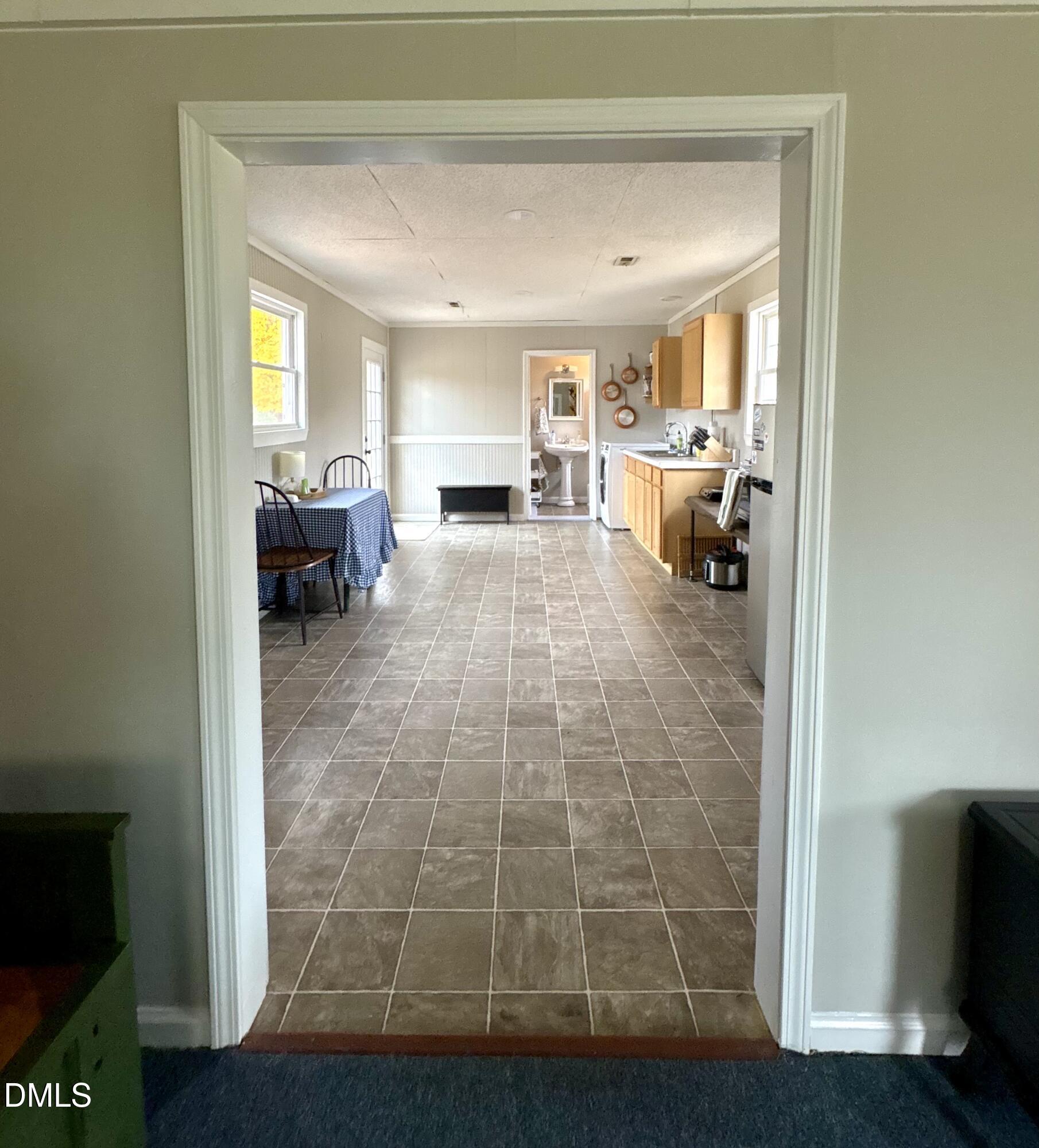 property viewer photo 35