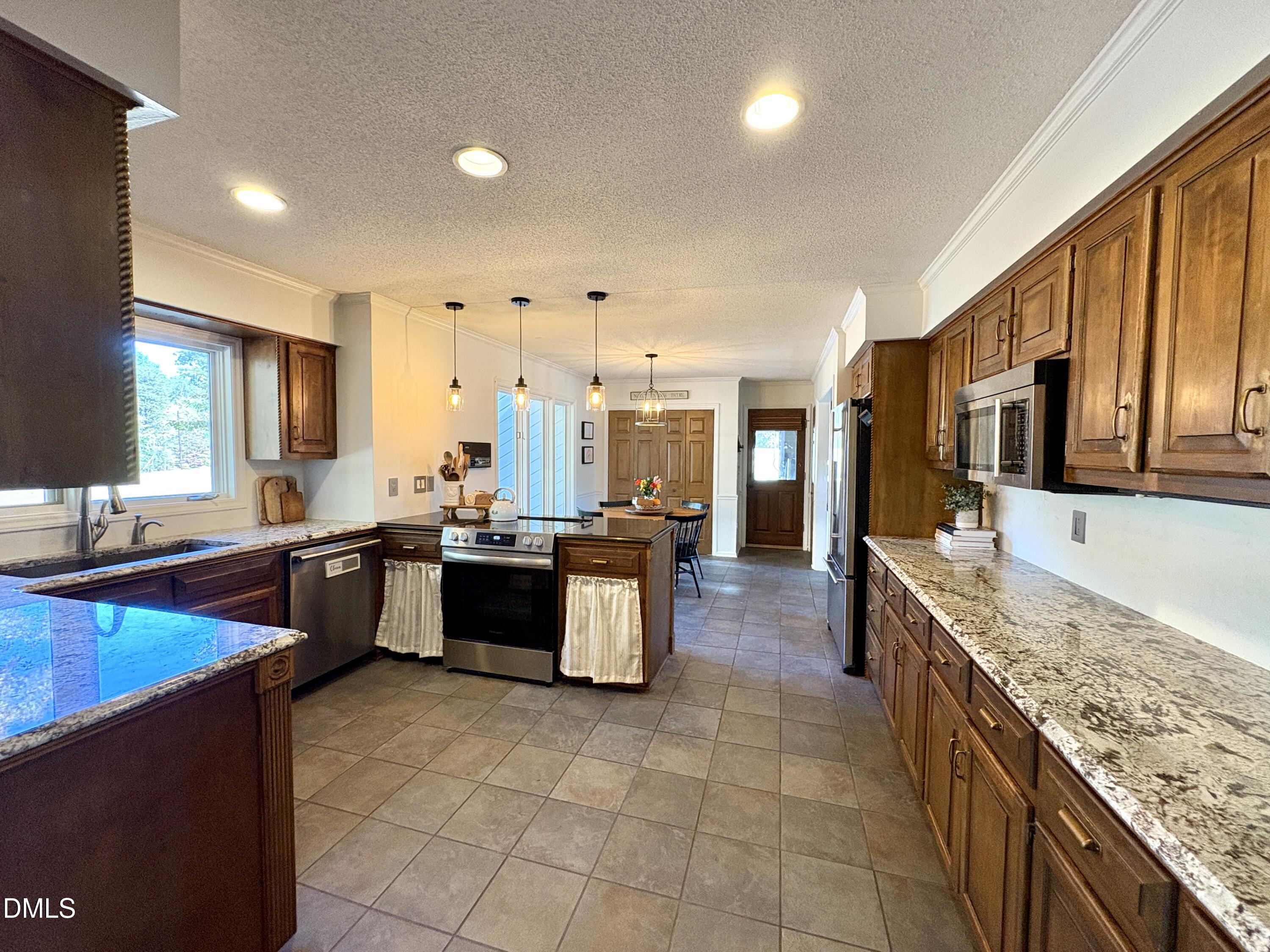 property viewer photo 9