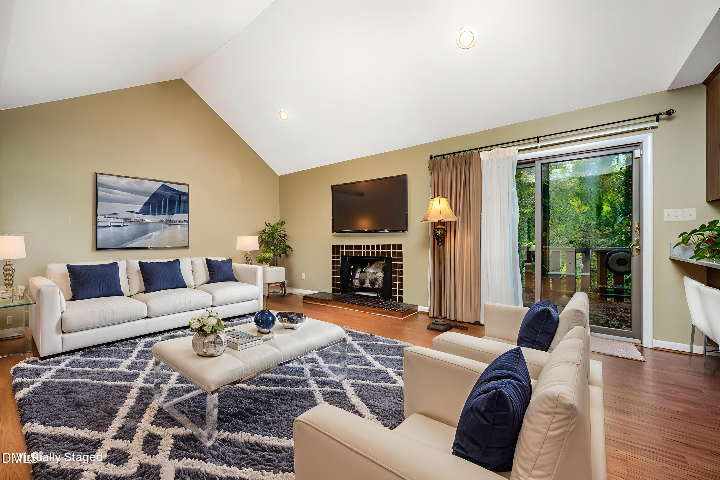 property viewer photo 1
