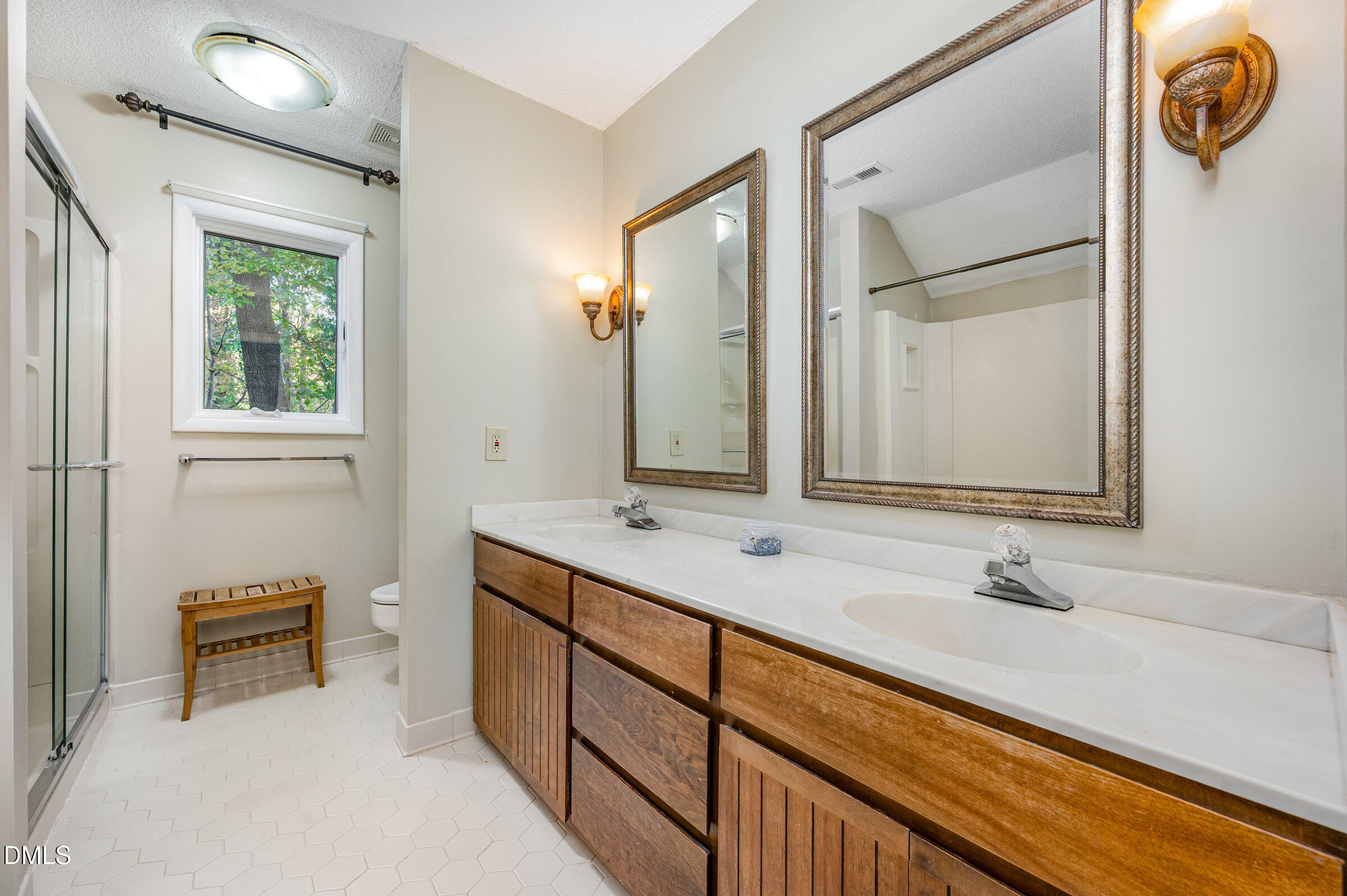 property viewer photo 24