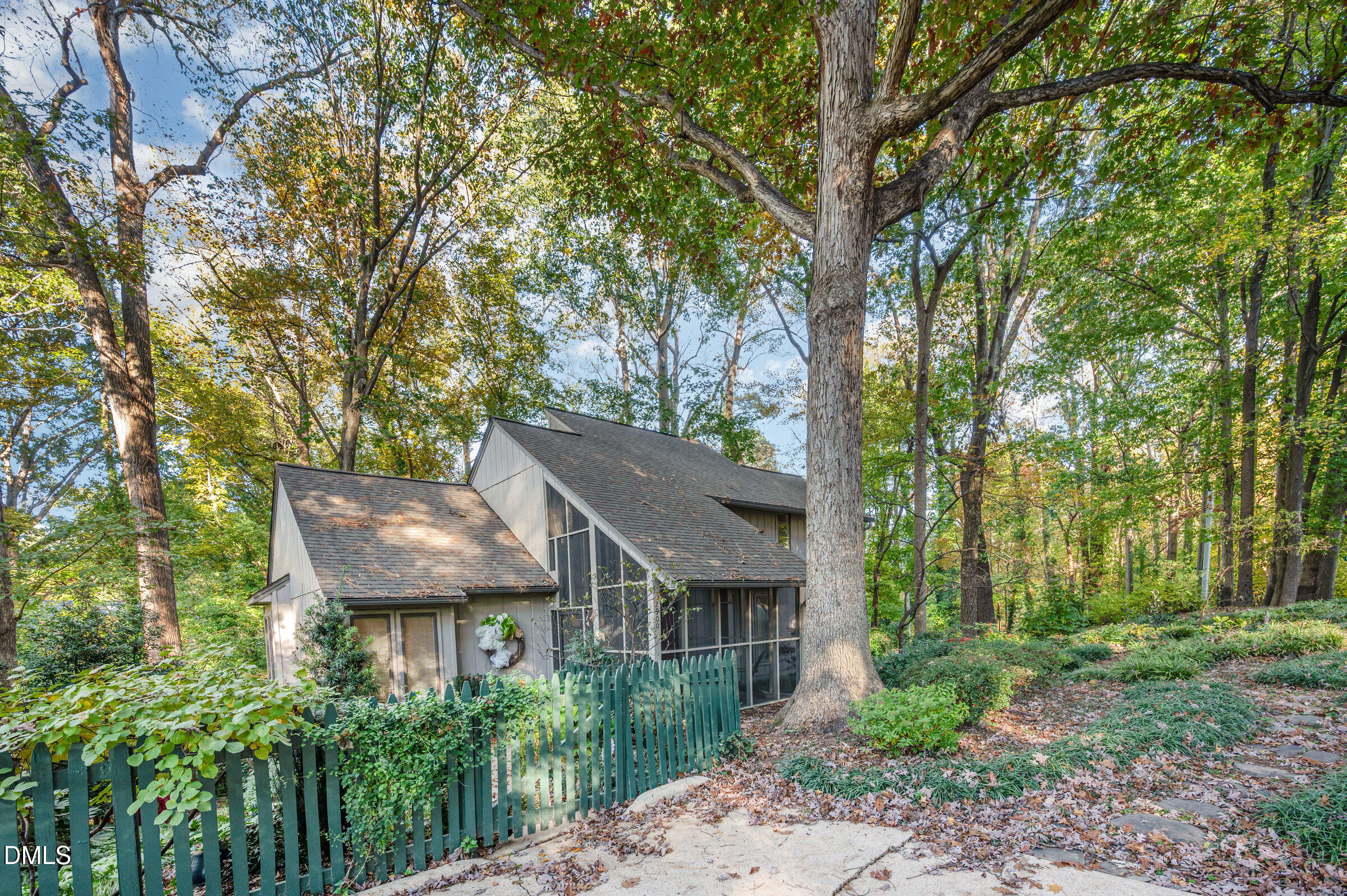 property viewer photo 3