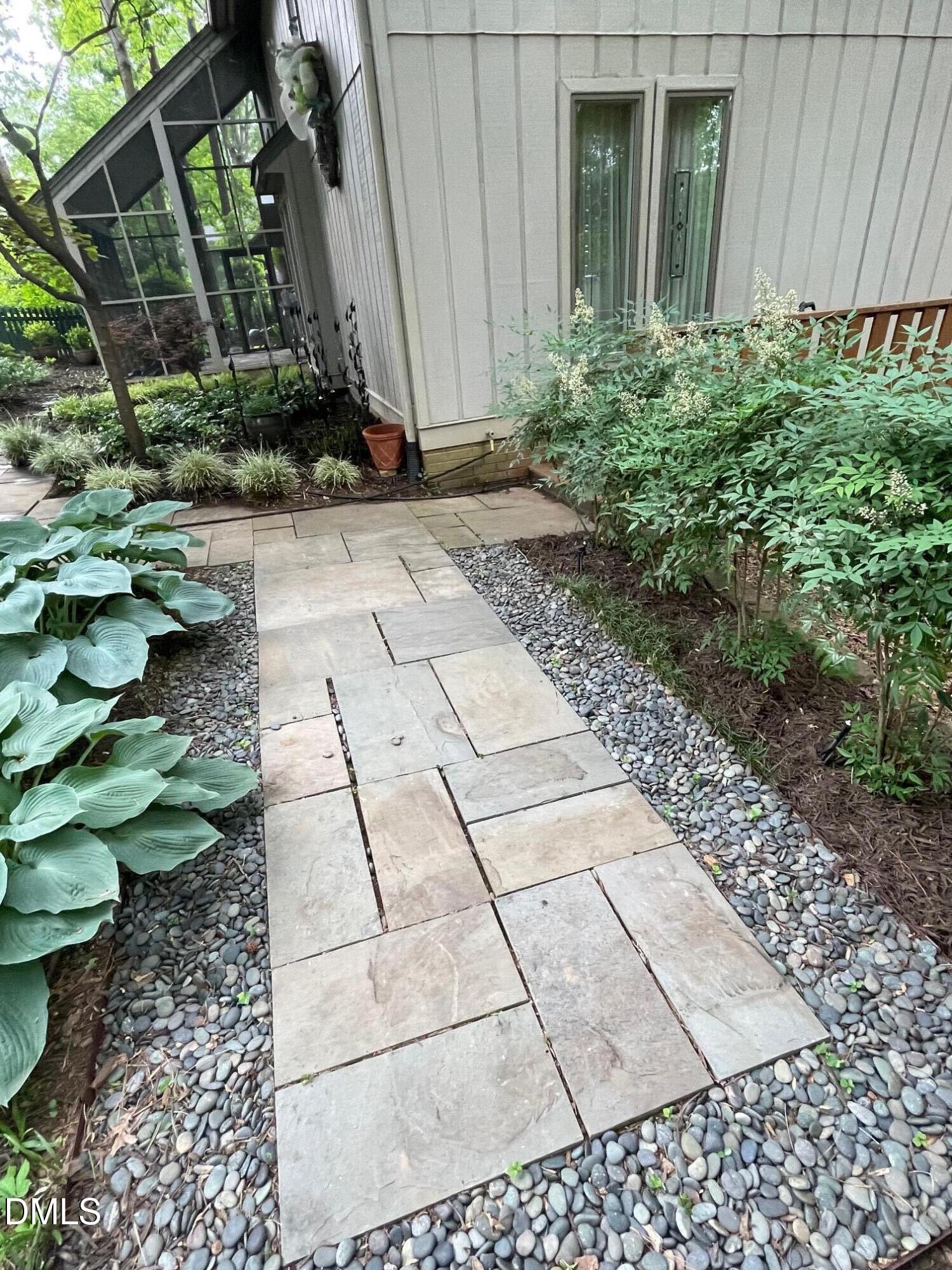 property viewer photo 36