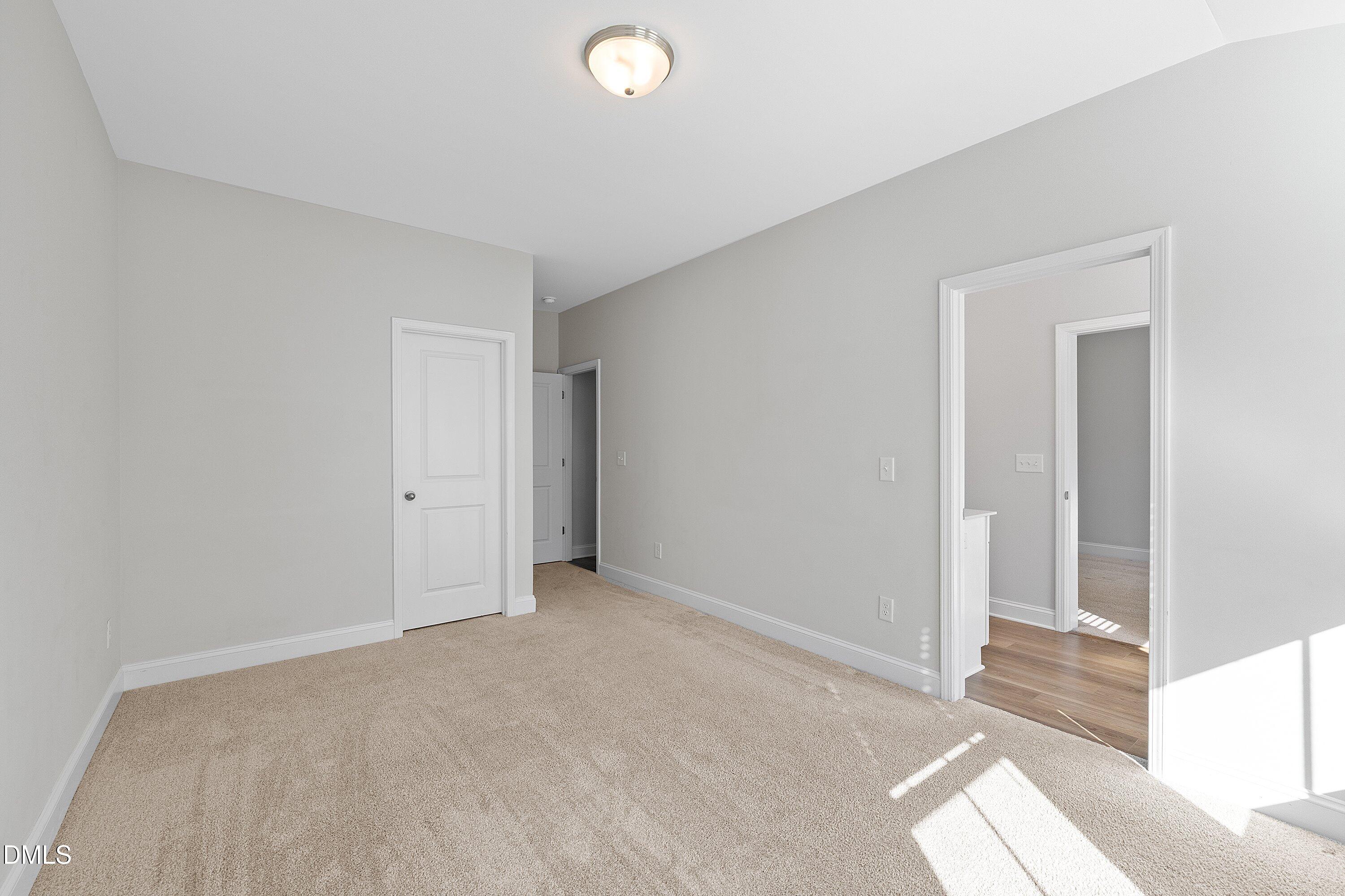 property viewer photo 38