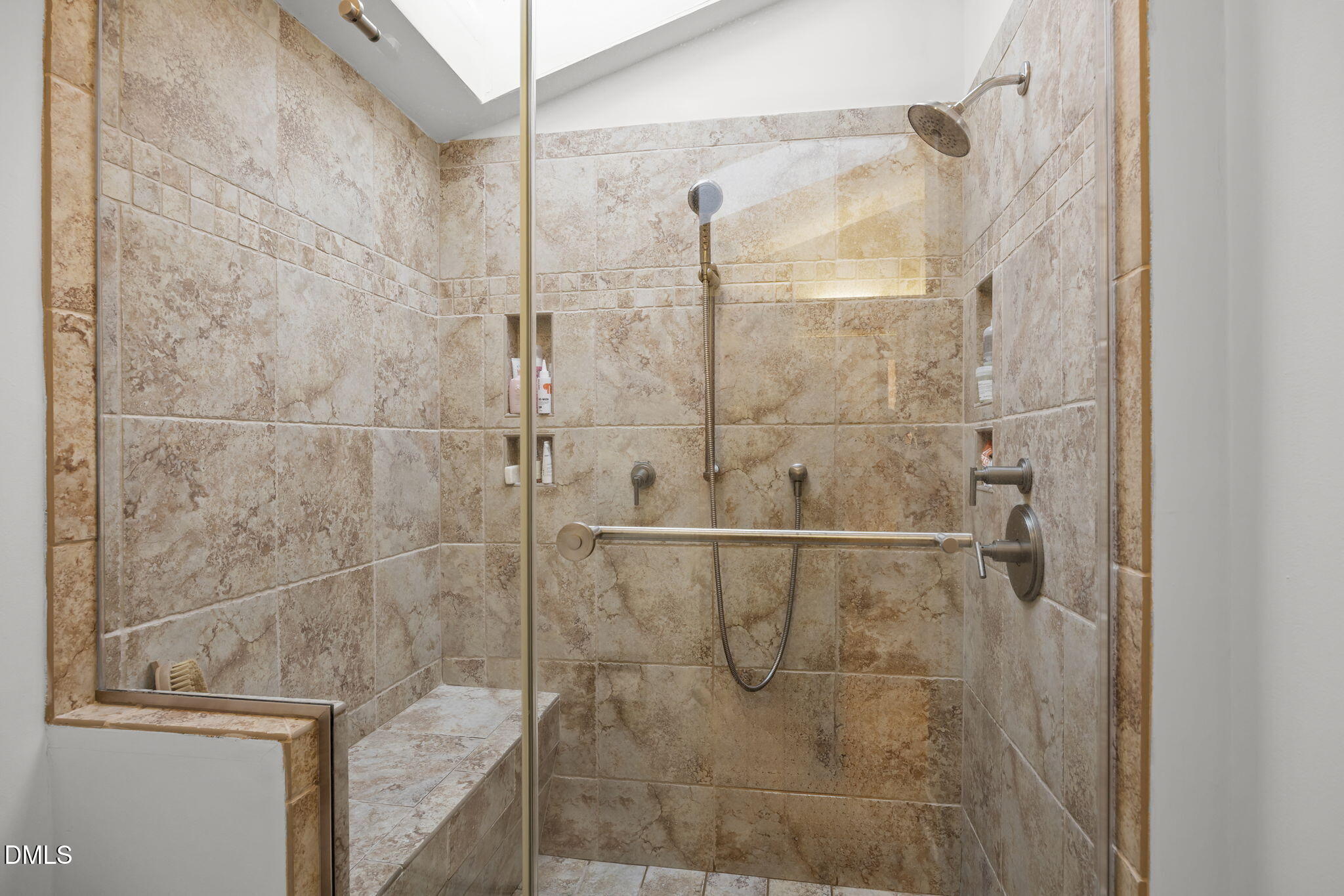 property viewer photo 26