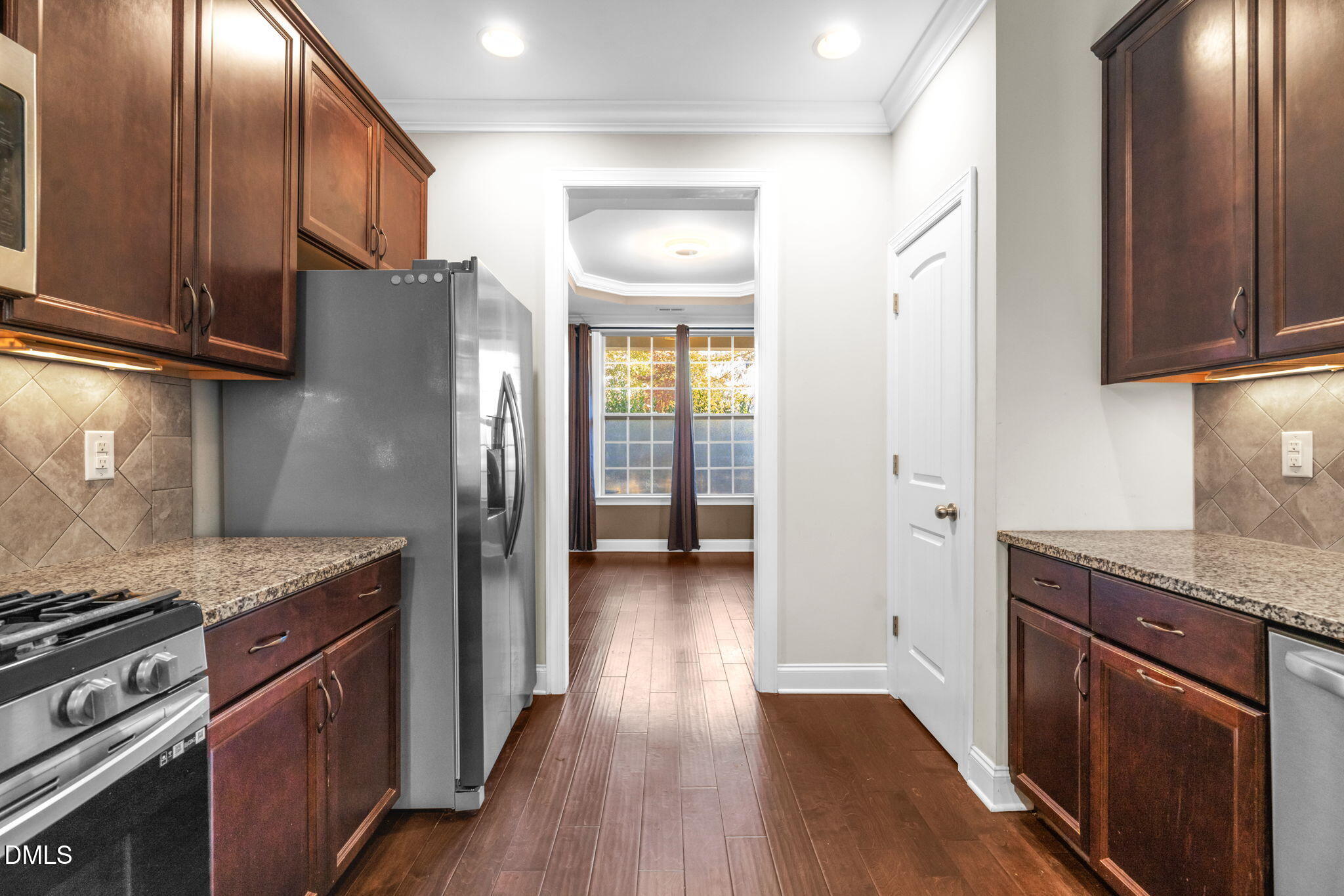 property viewer photo 9