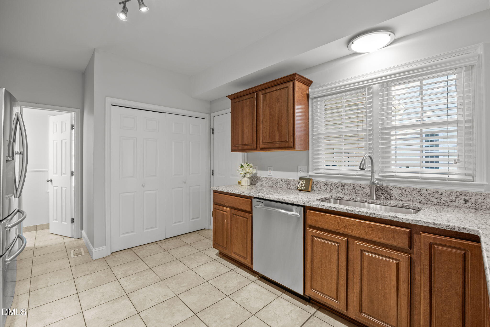 property viewer photo 13