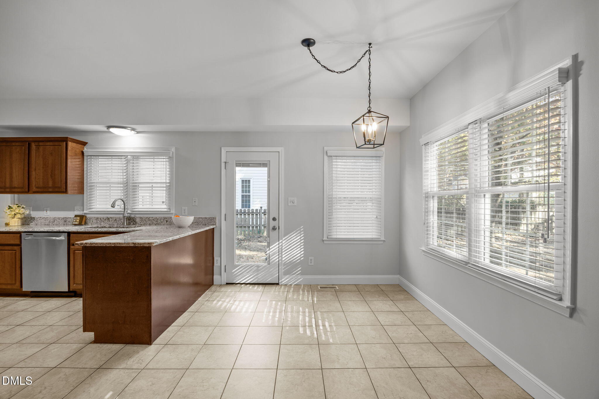 property viewer photo 14