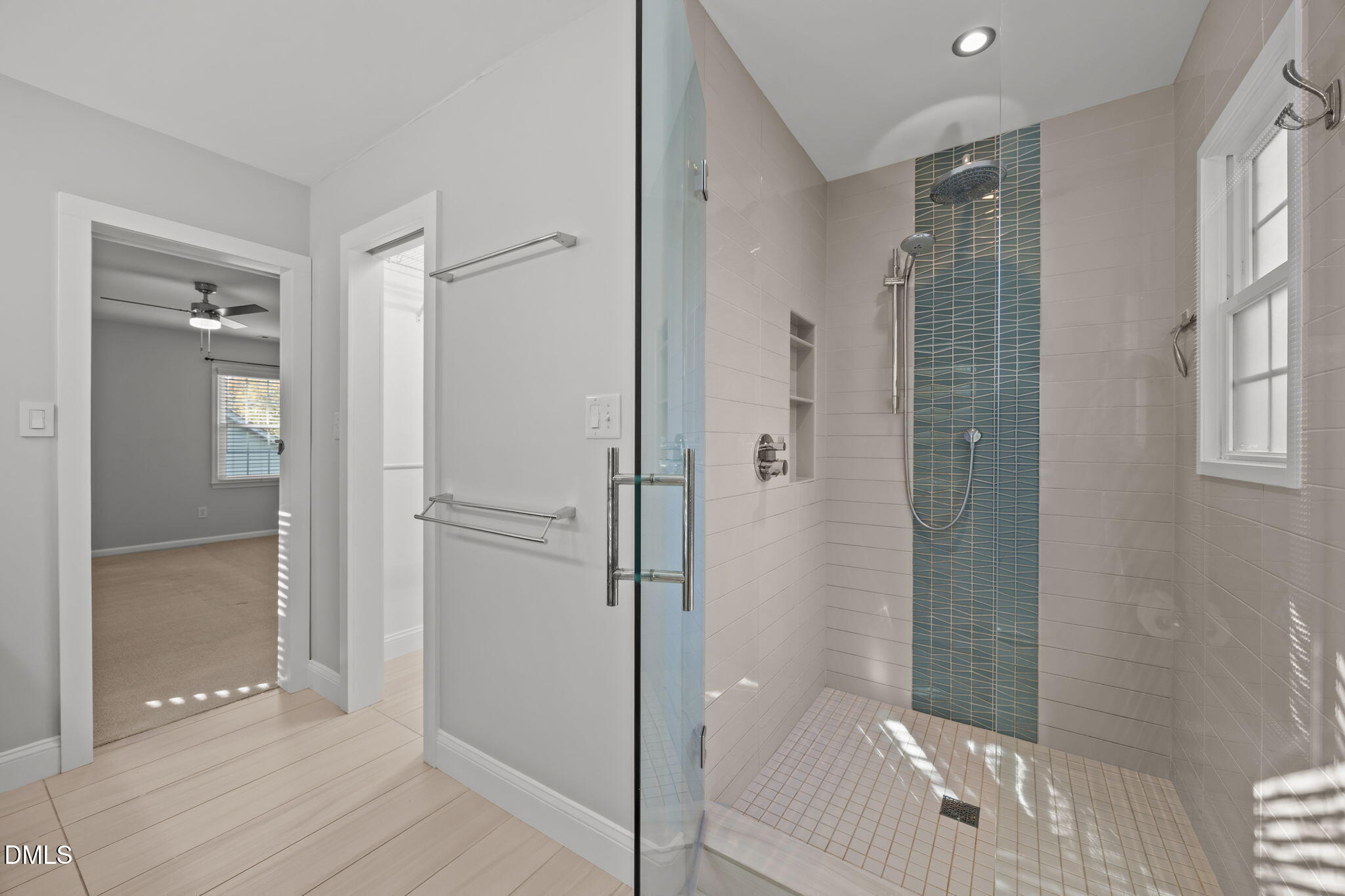 property viewer photo 25