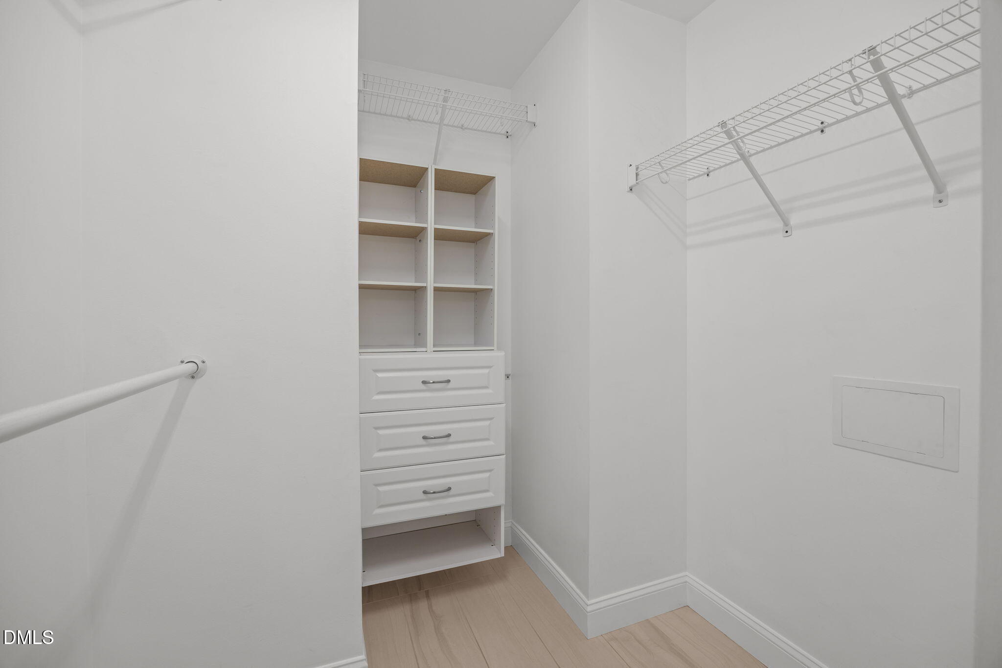 property viewer photo 26