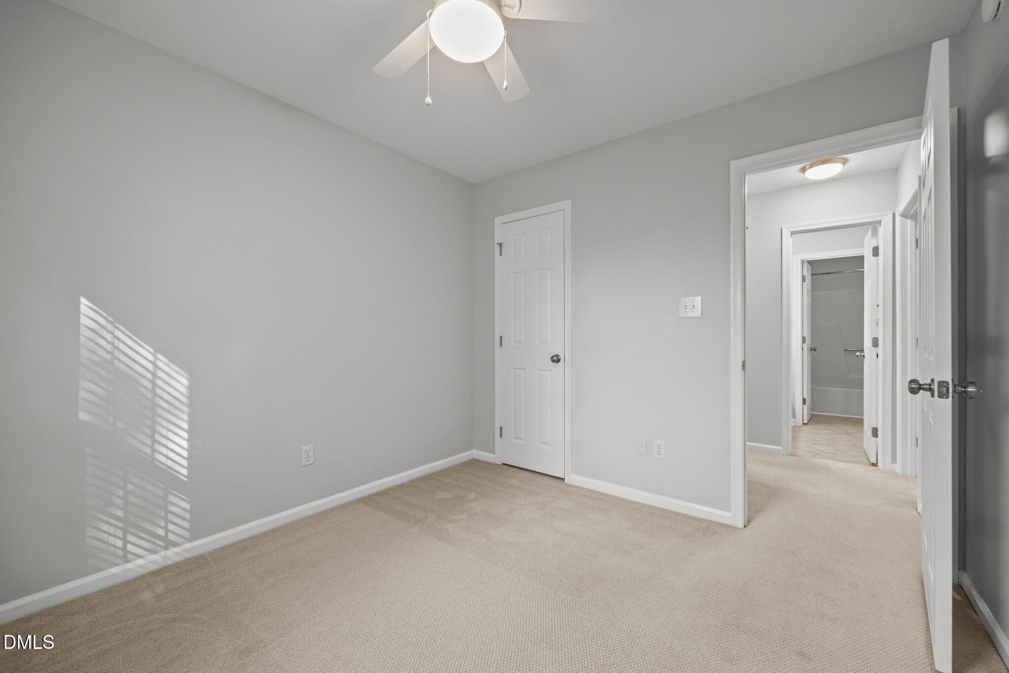 property viewer photo 31
