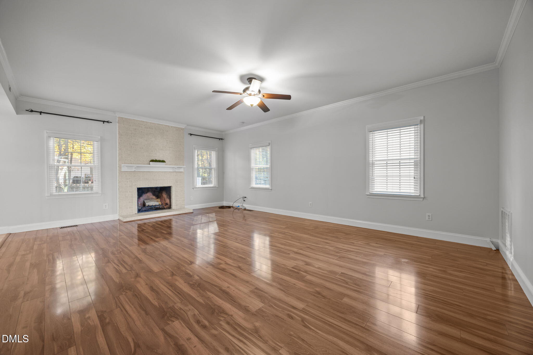 property viewer photo 5