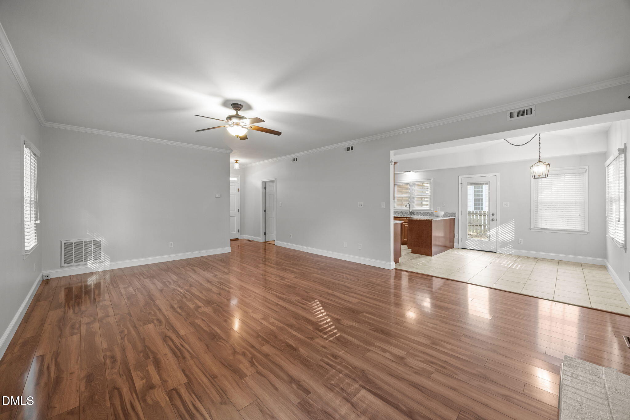 property viewer photo 8