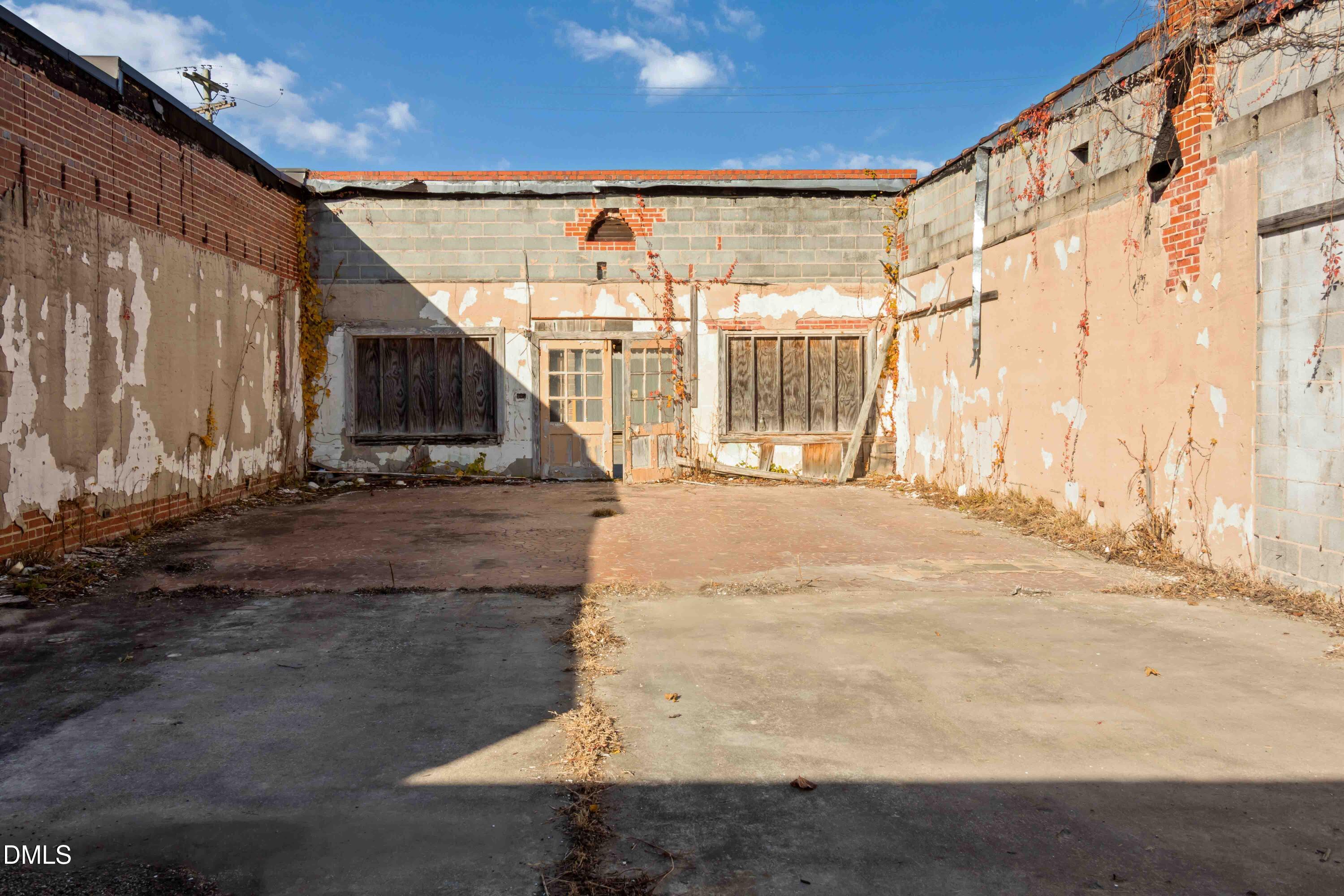 main property photo 18