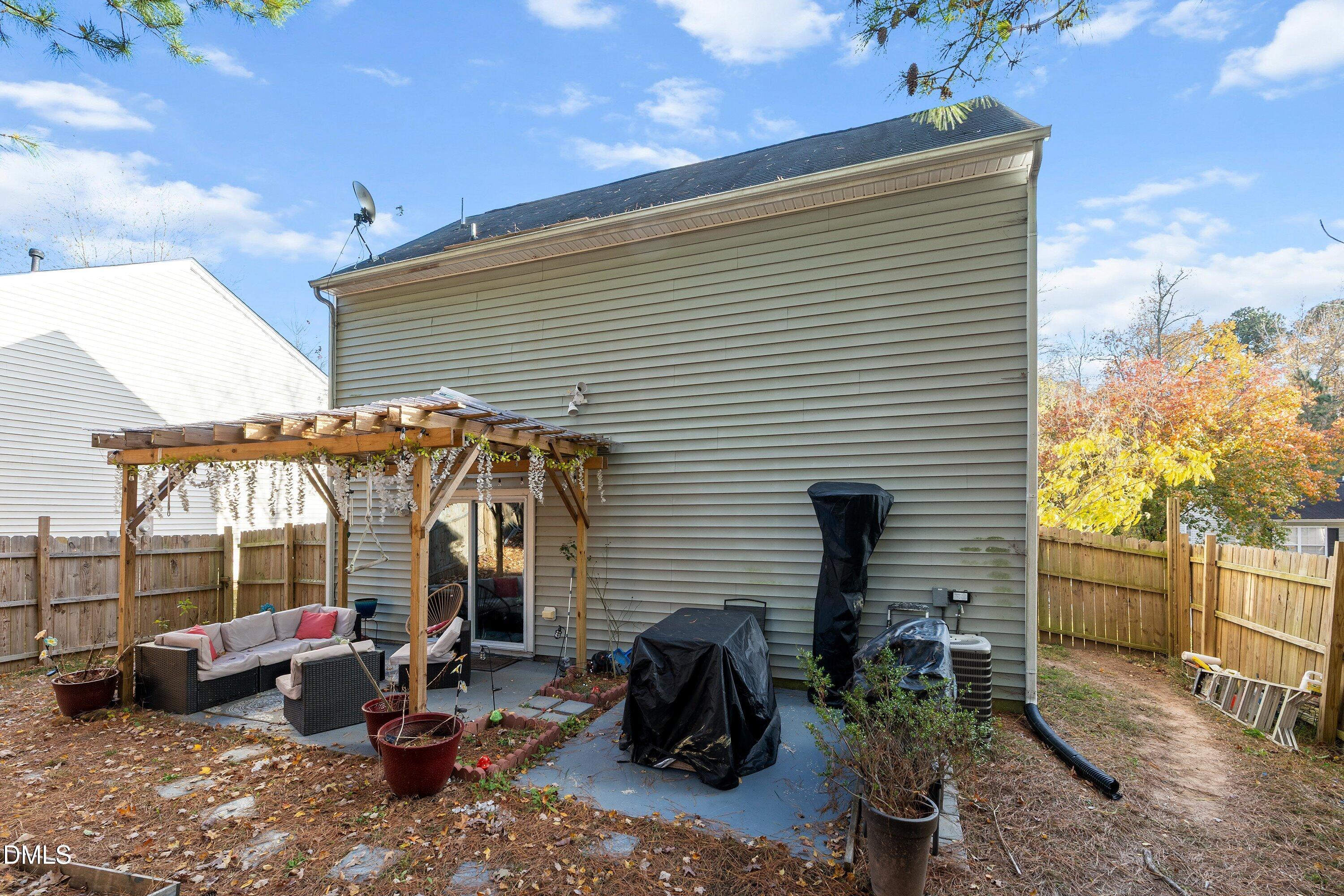 main property photo 25