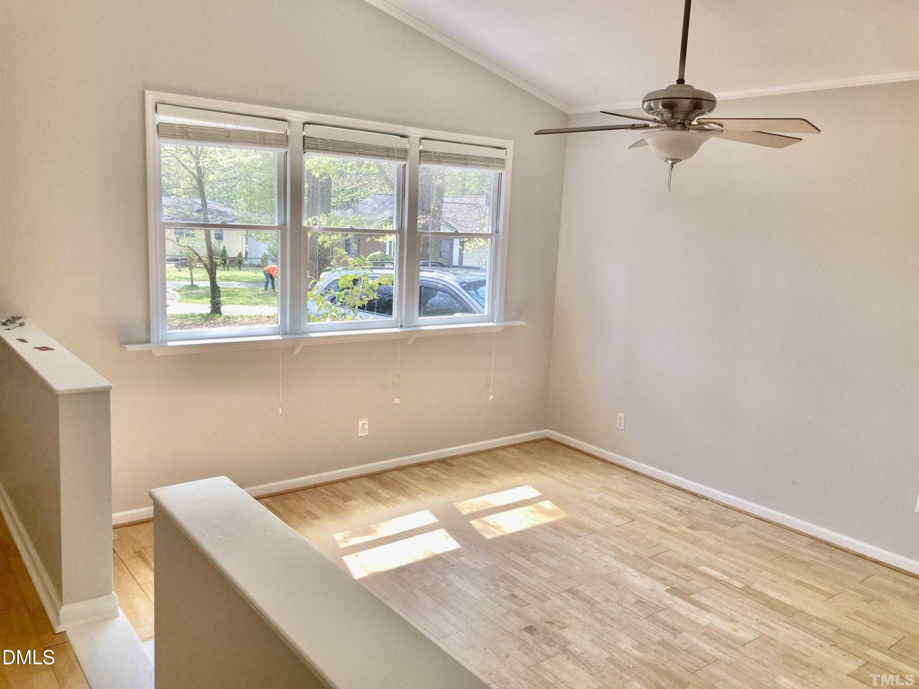 property viewer photo 3