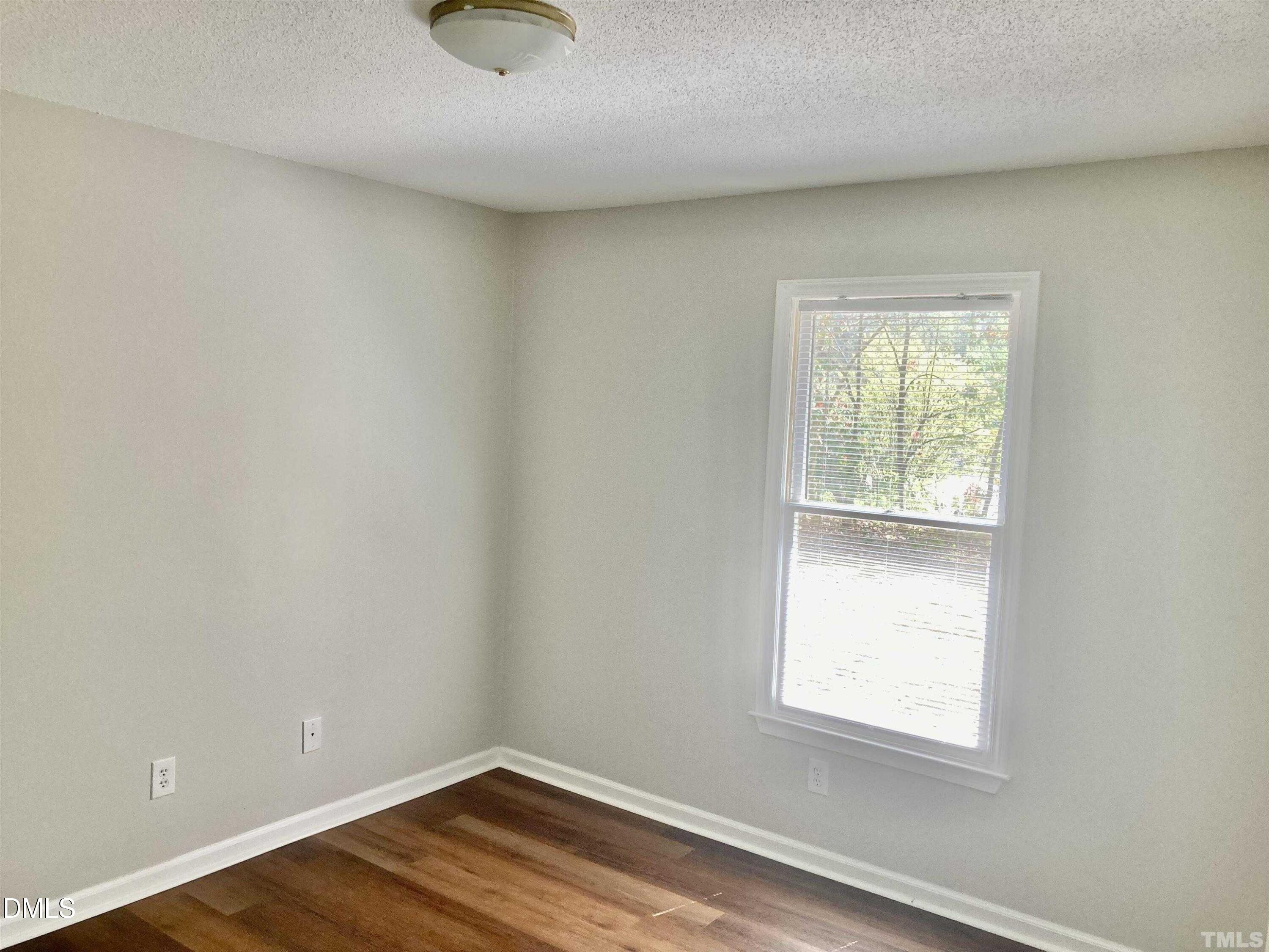 property viewer photo 4