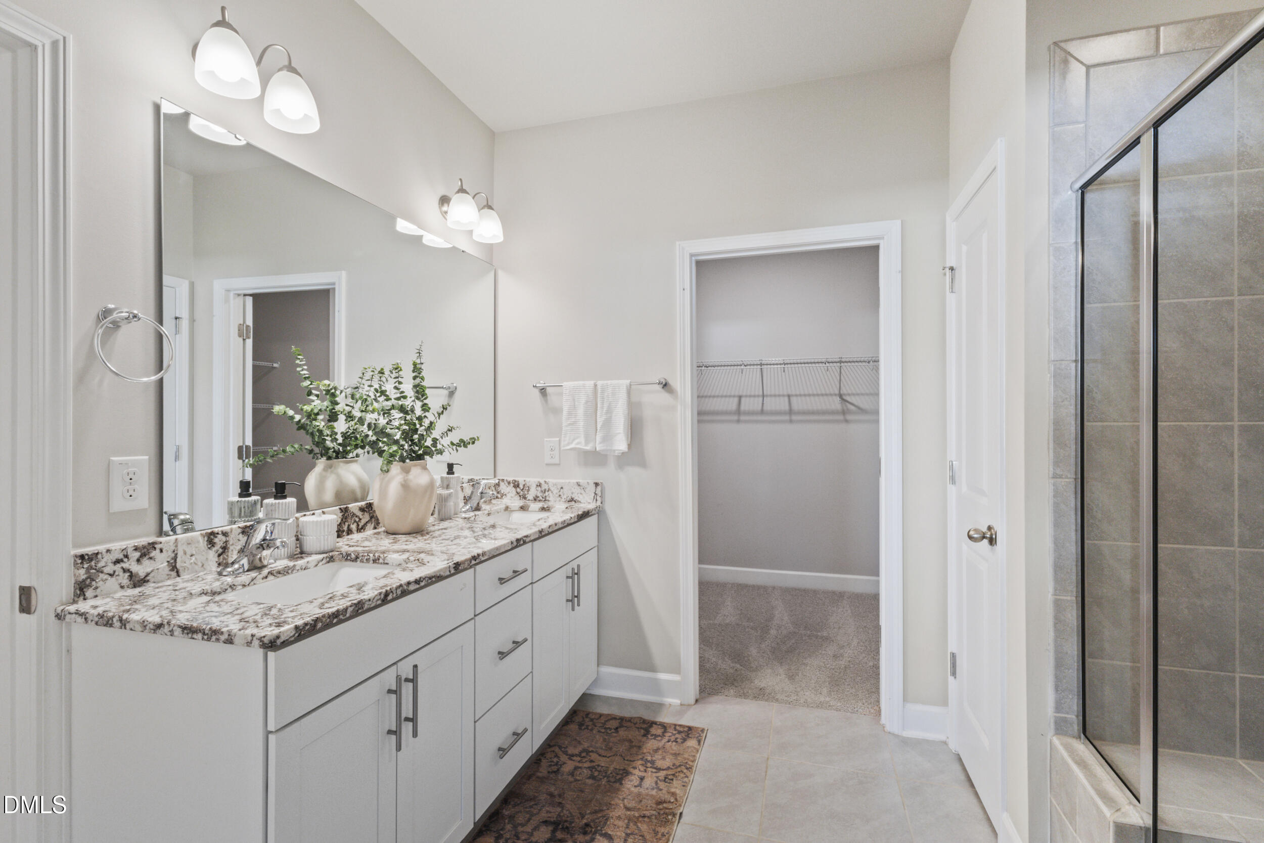property viewer photo 18