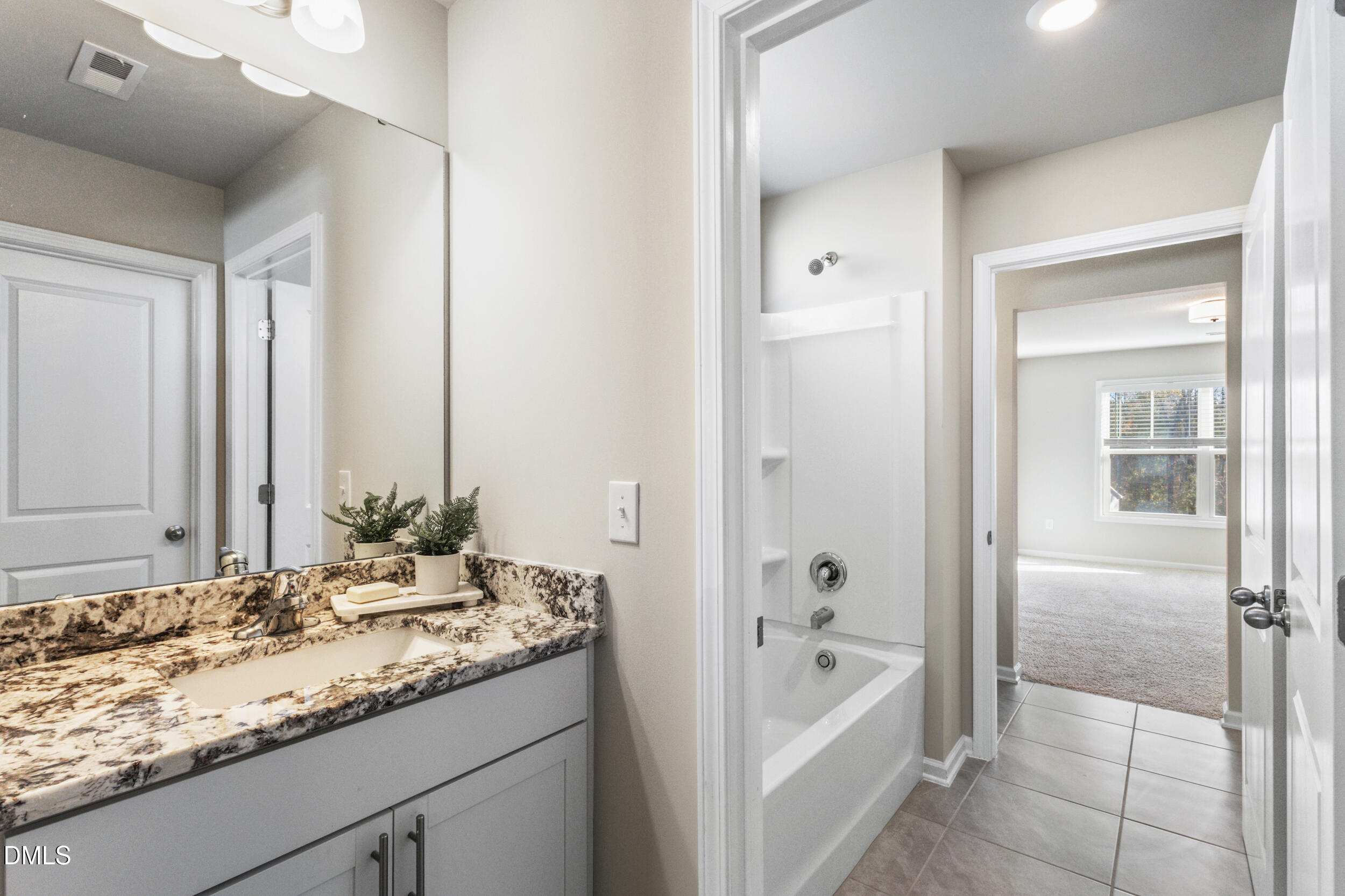 property viewer photo 29