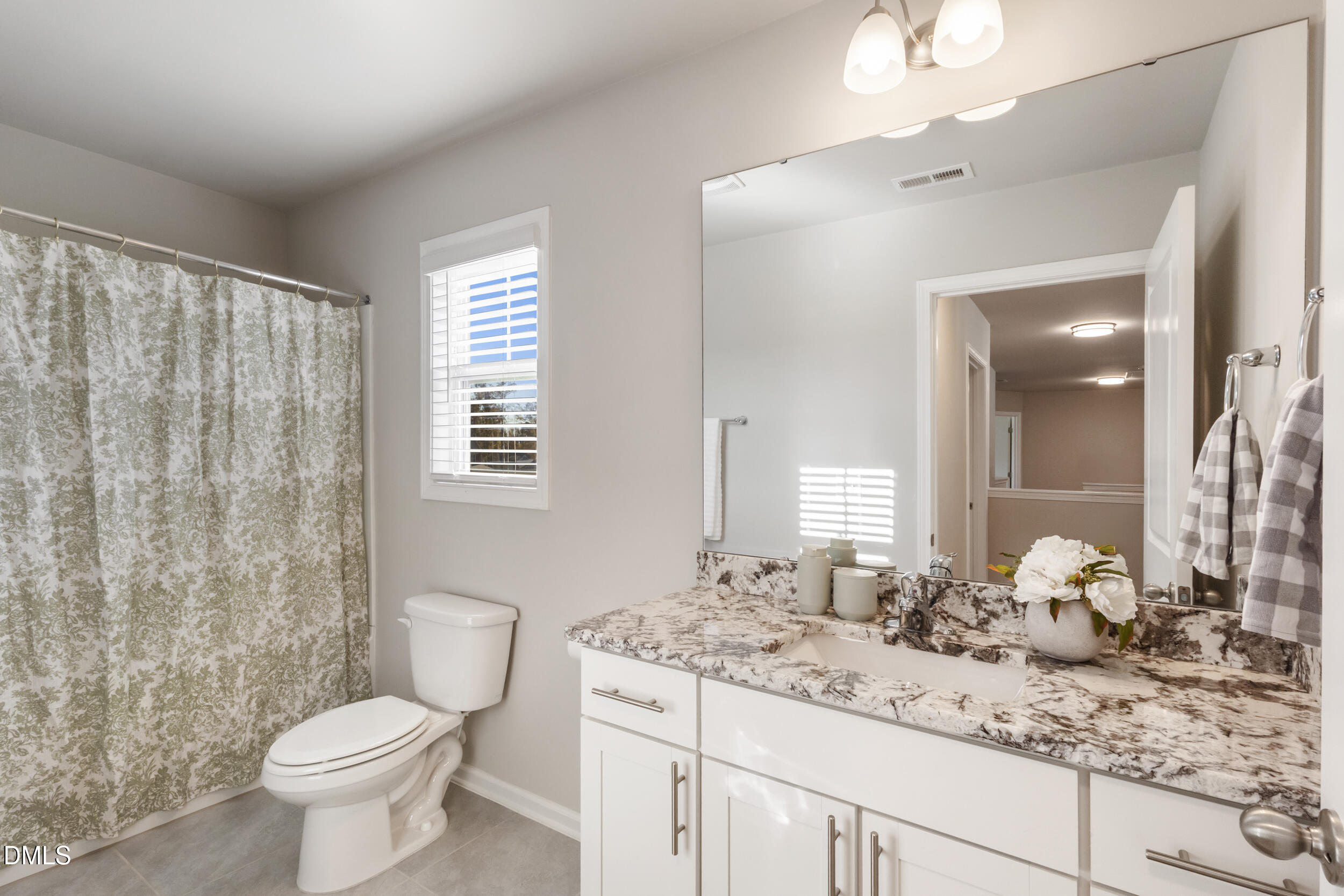 property viewer photo 31
