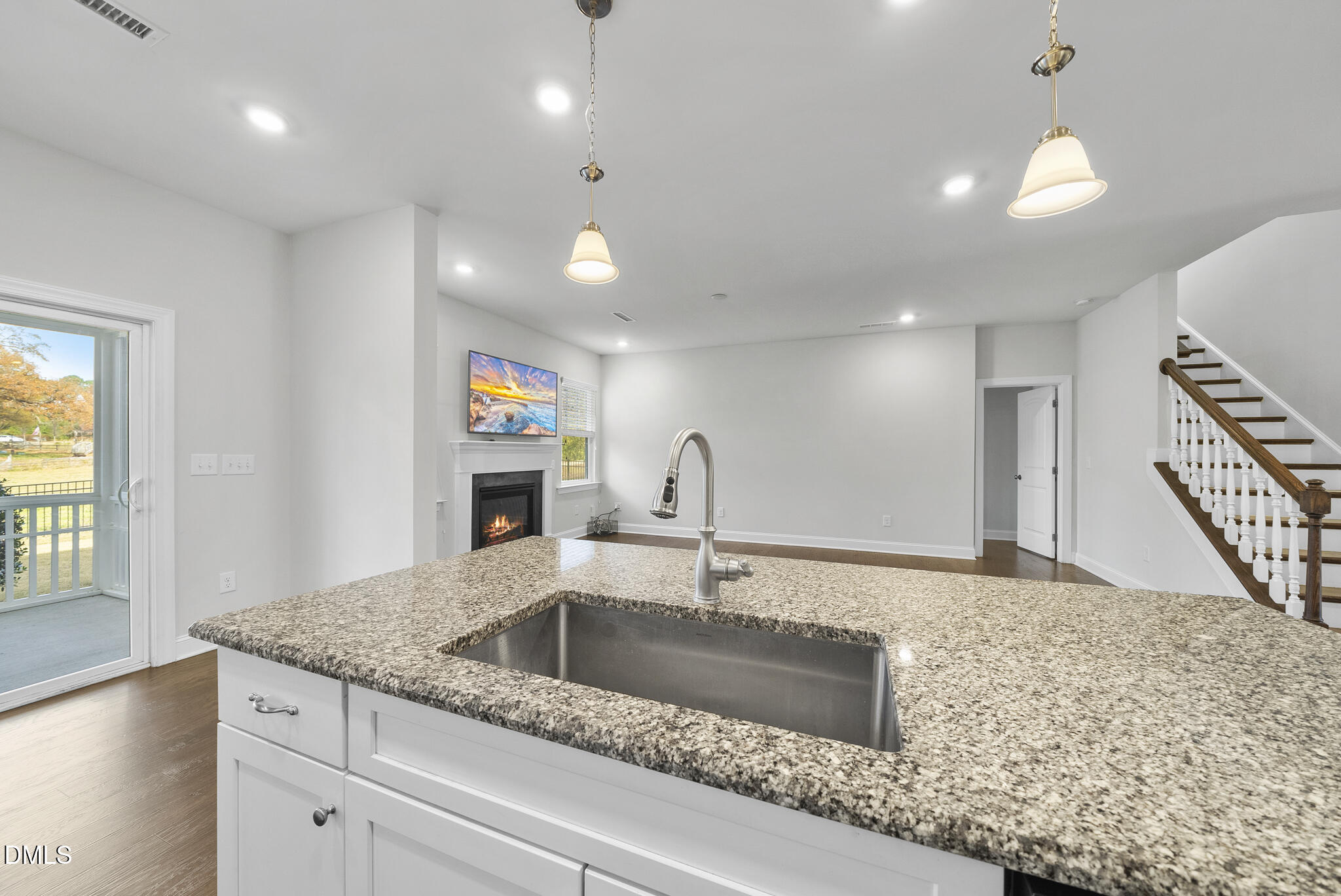 property viewer photo 10