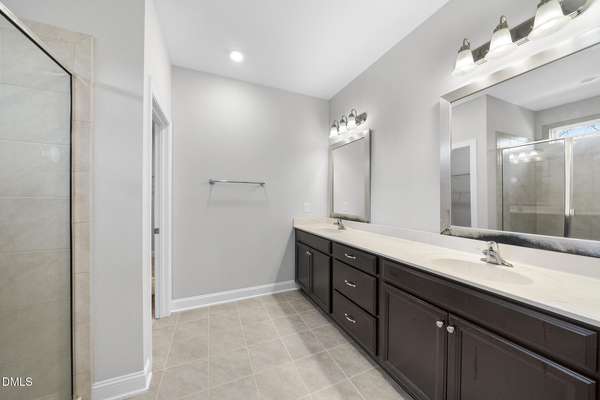 property viewer photo 18