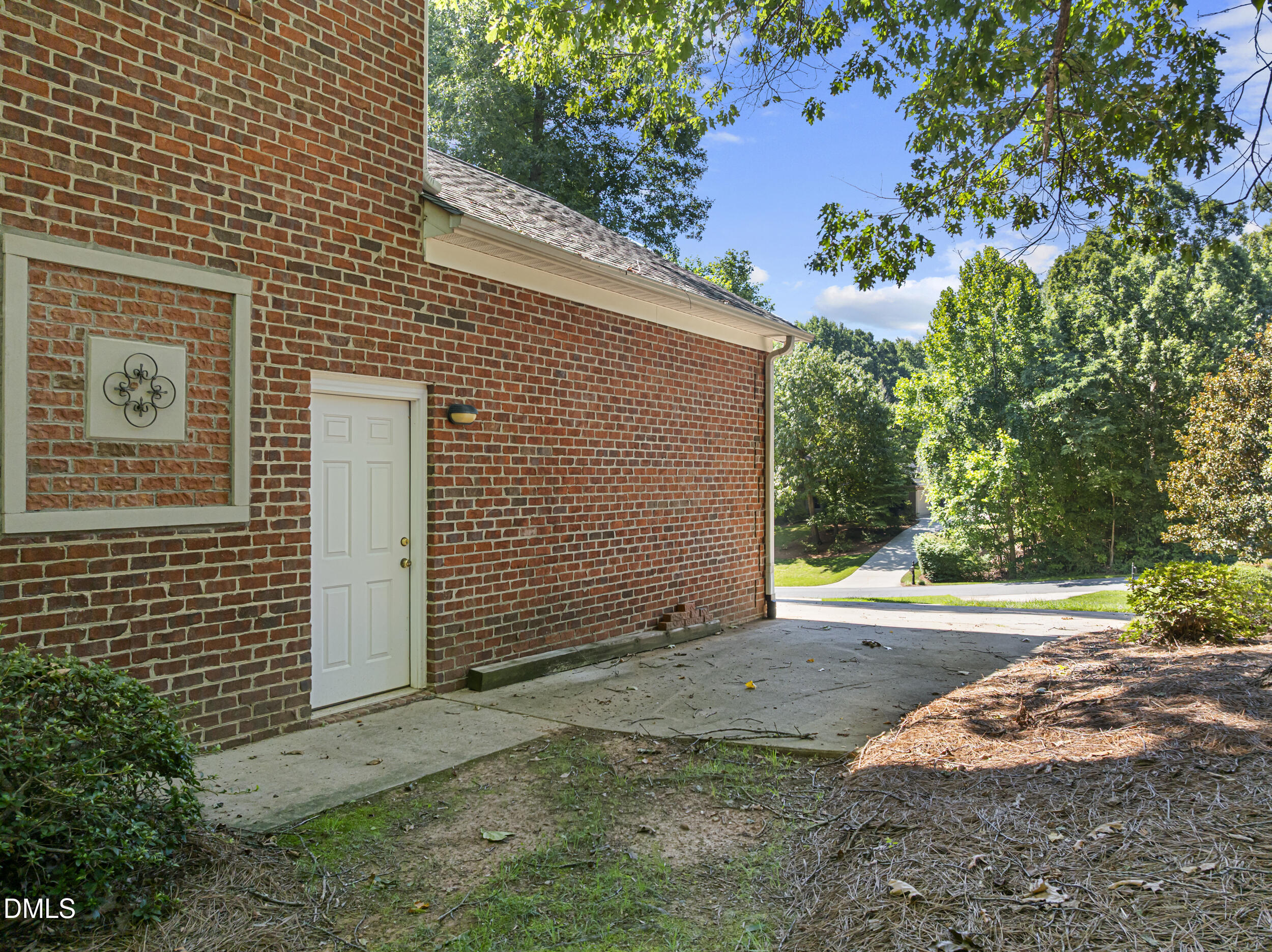 main property photo 37