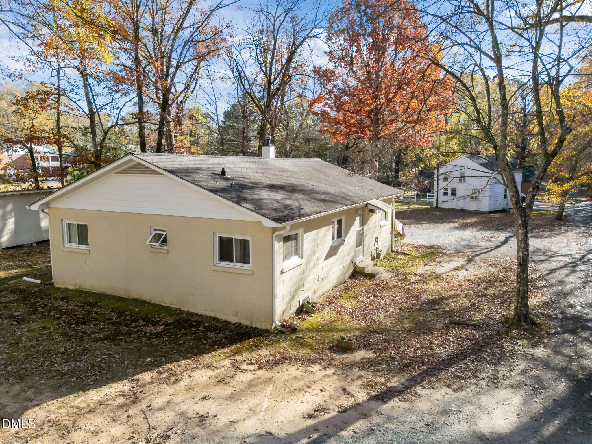 main property photo 10