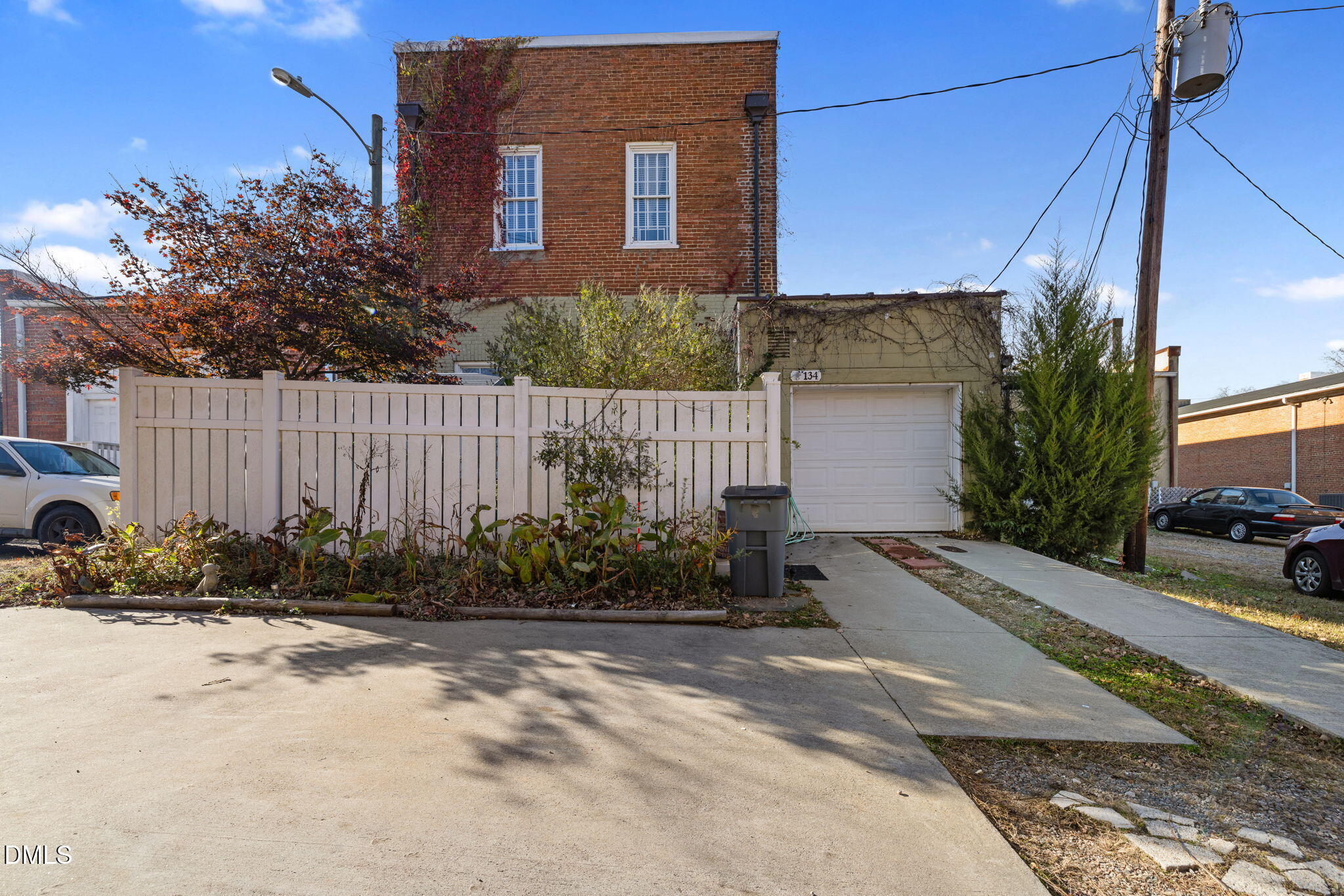 main property photo 50