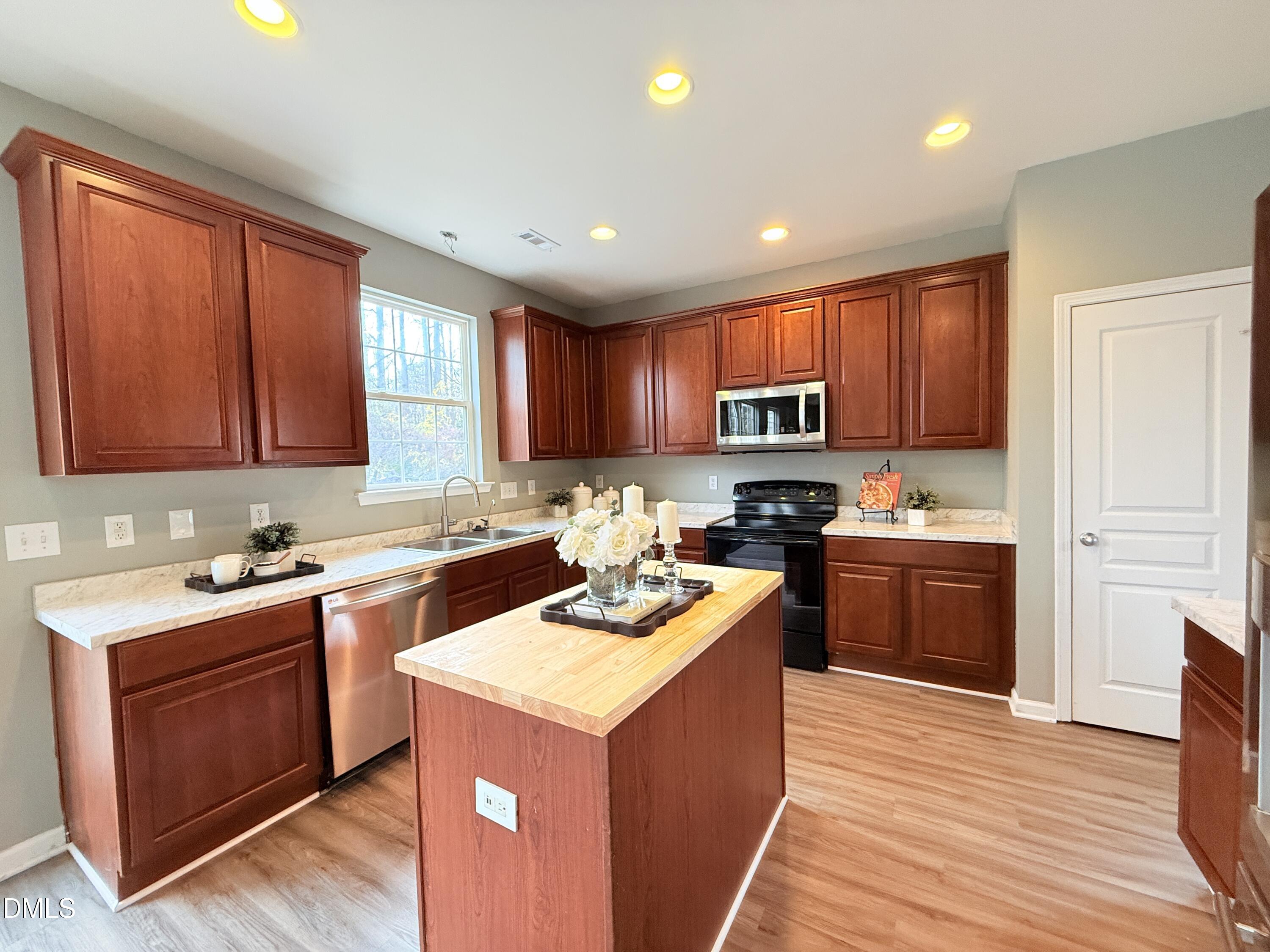 property viewer photo 2